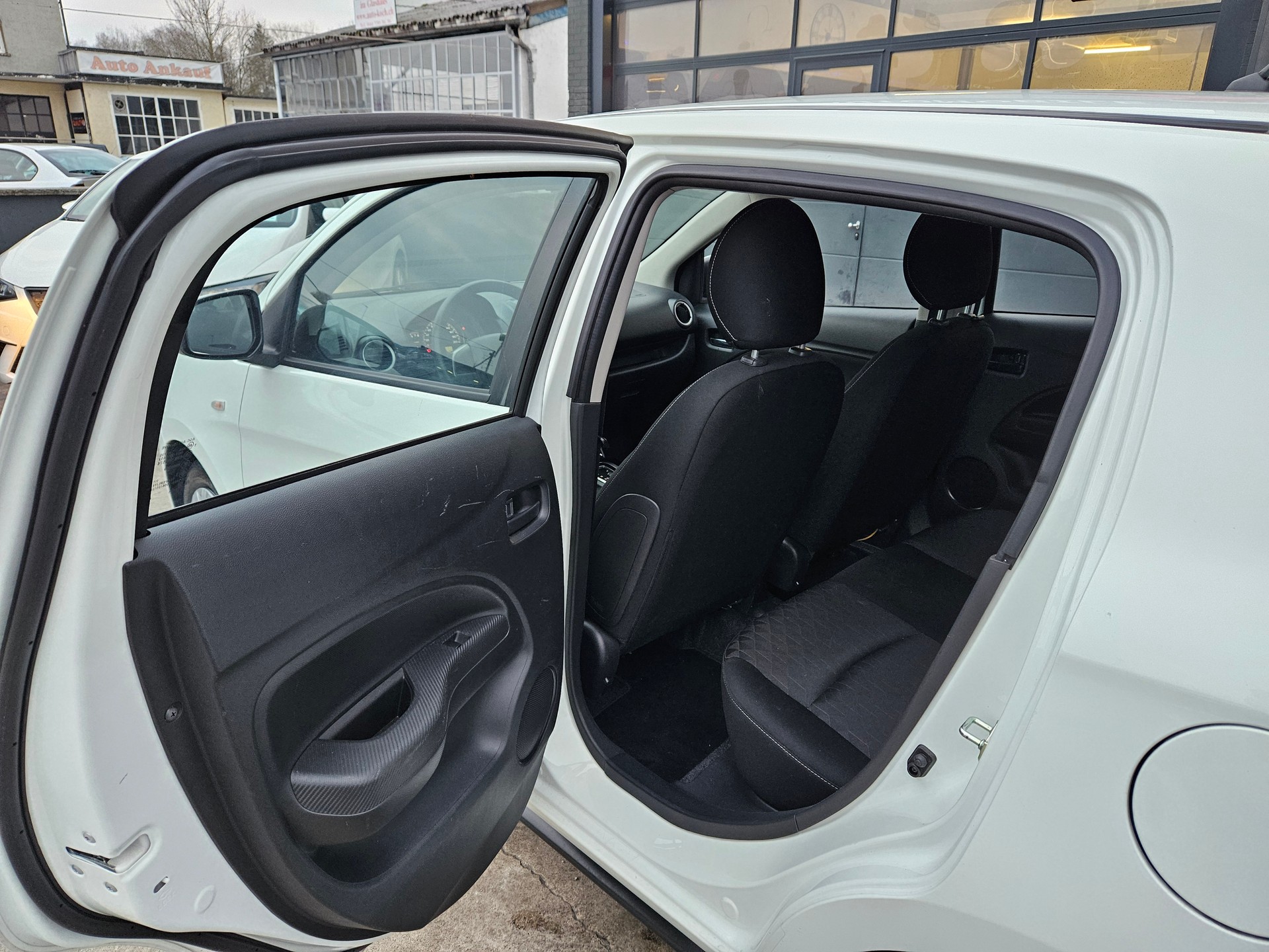 MITSUBISHI Space Star 1.2 CVT Invite-image-14