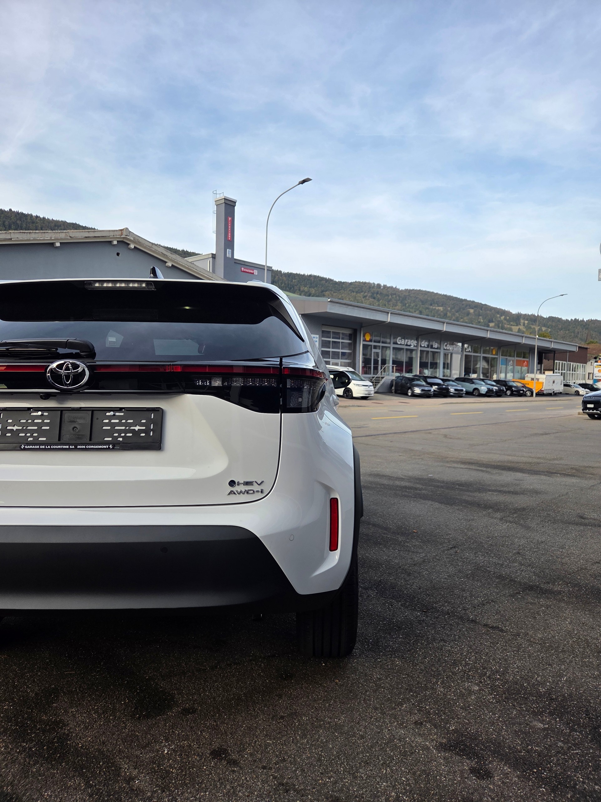 TOYOTA Yaris Cross 1.5 Trend AWDi e-CVT 130CV-image-12