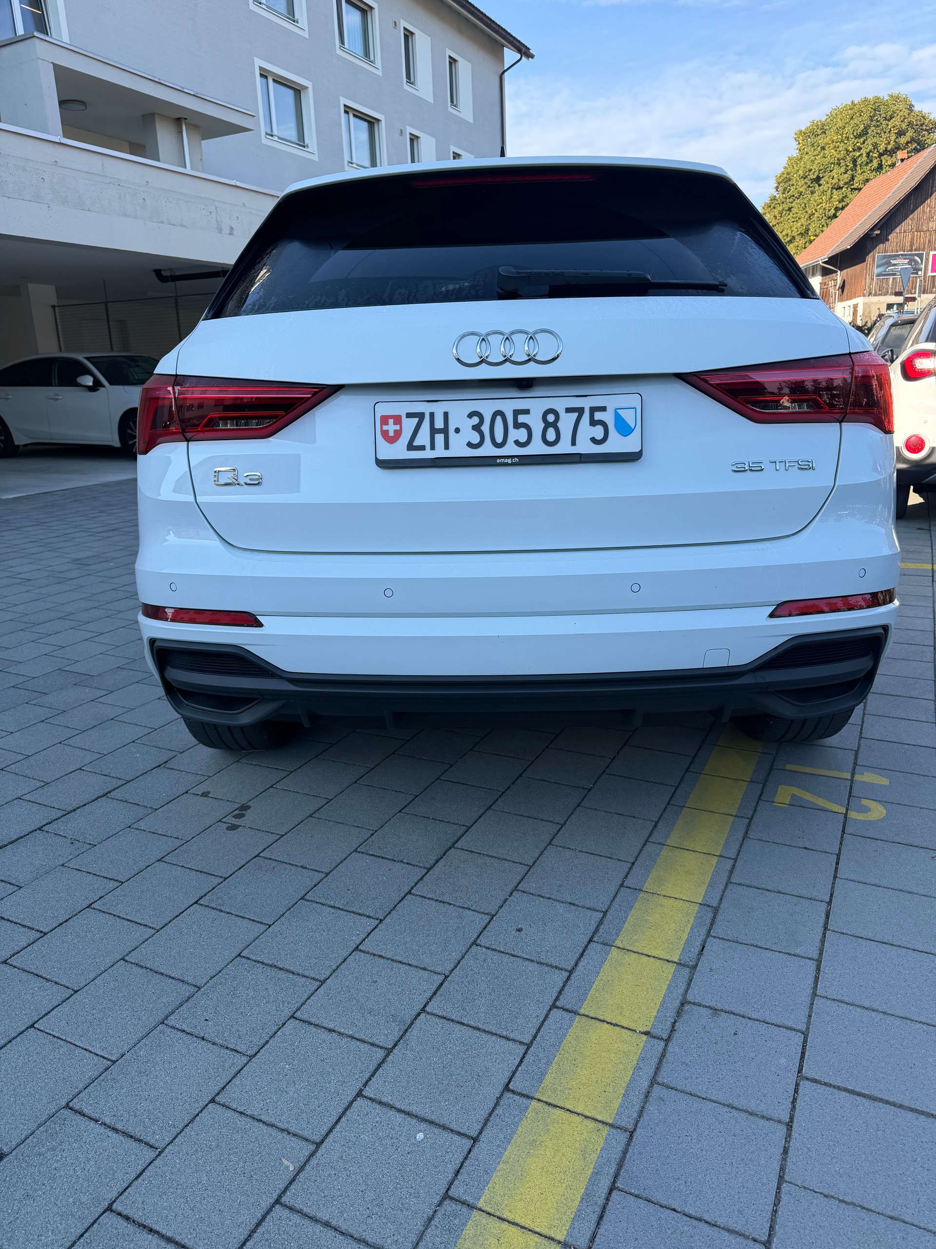 AUDI 1.5 35 TFSI S line Attraction S-Tronic-image-3
