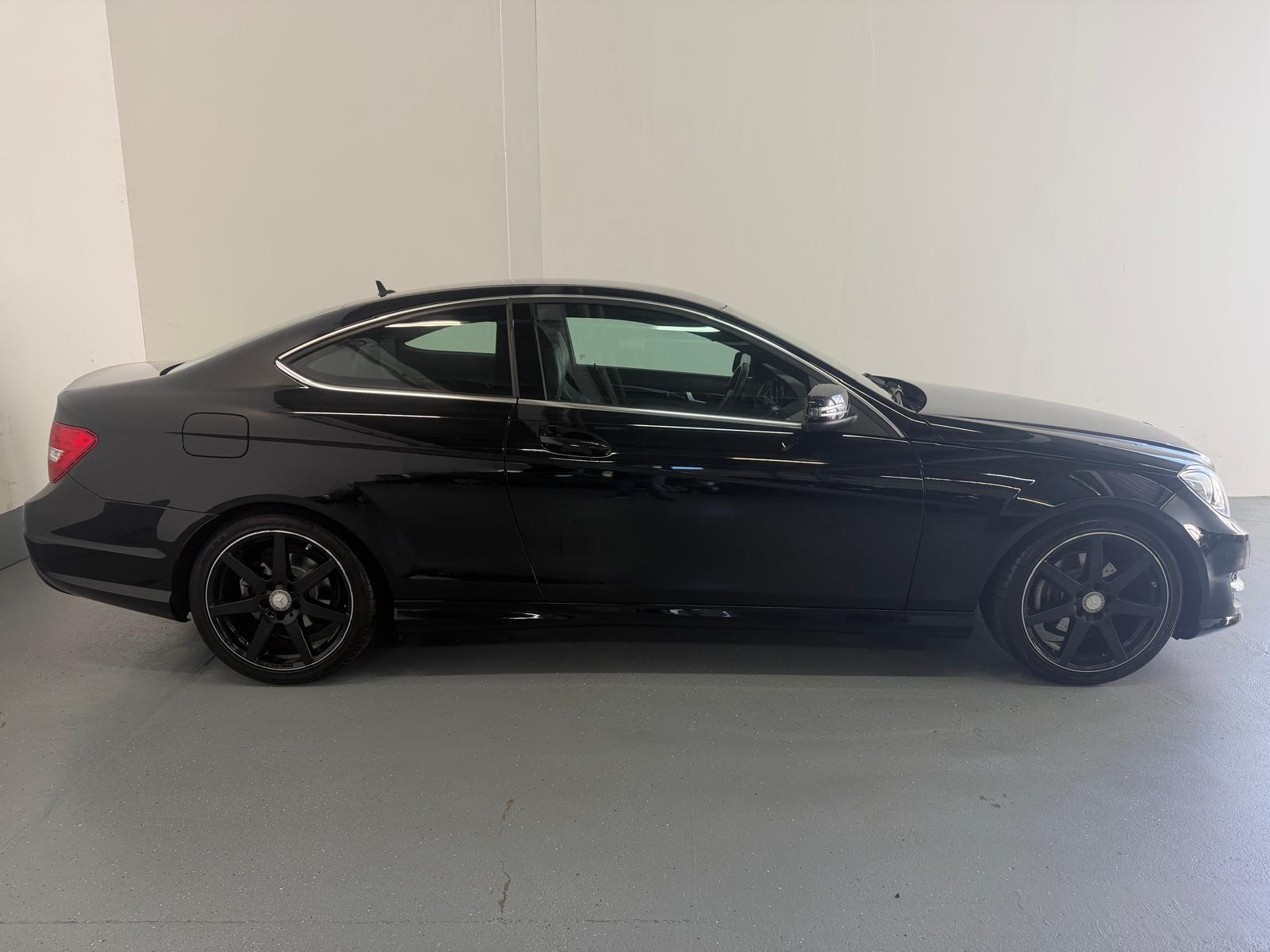 MERCEDES-BENZ C 180 Coupé 7G-Tronic-image-5