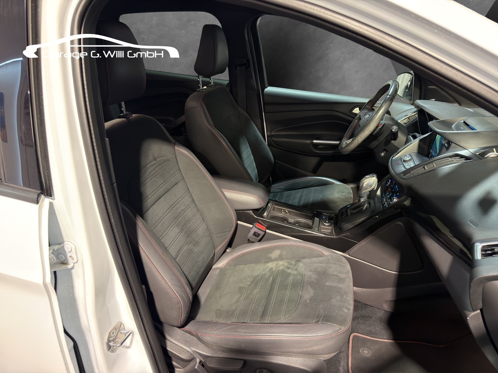 FORD Kuga 1.5 SCTi ST Line High 4WD Automatic-image-17