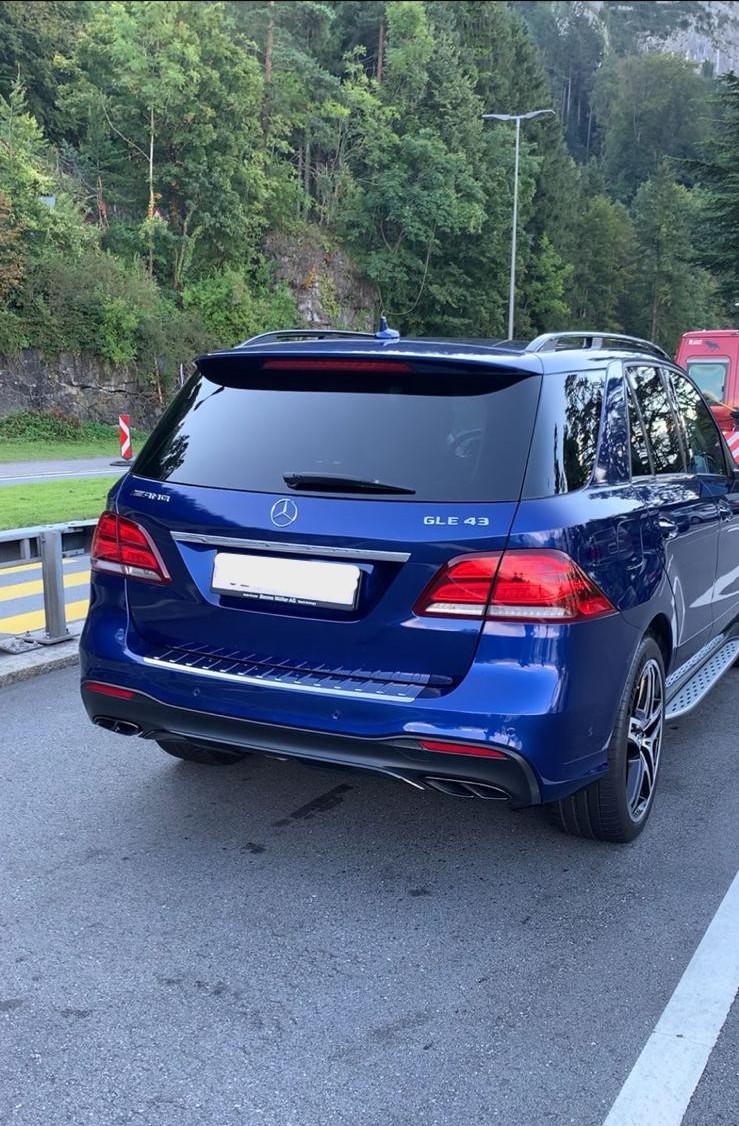 MERCEDES-BENZ GLE 43 AMG-image-5