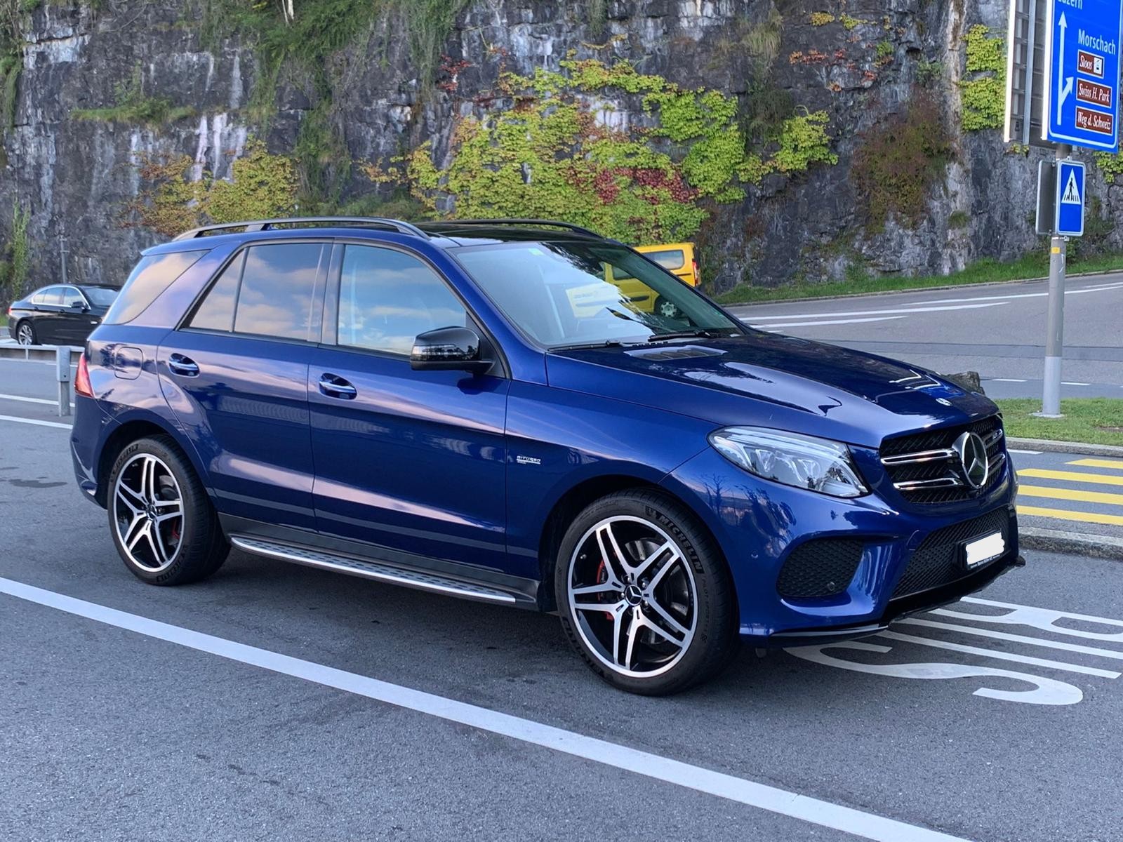 MERCEDES-BENZ GLE 43 AMG-image-1