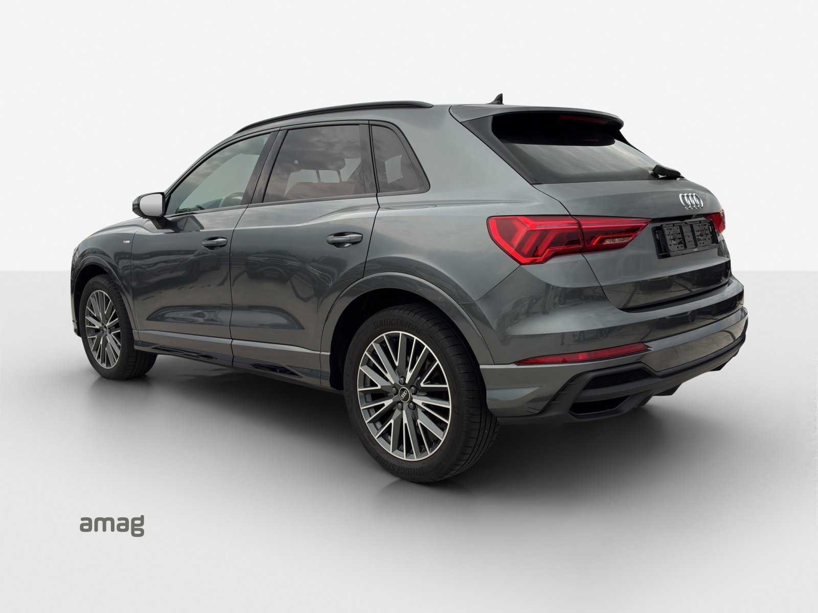 AUDI Q3 35 TFSI S line Attraction S-tronic-image-2