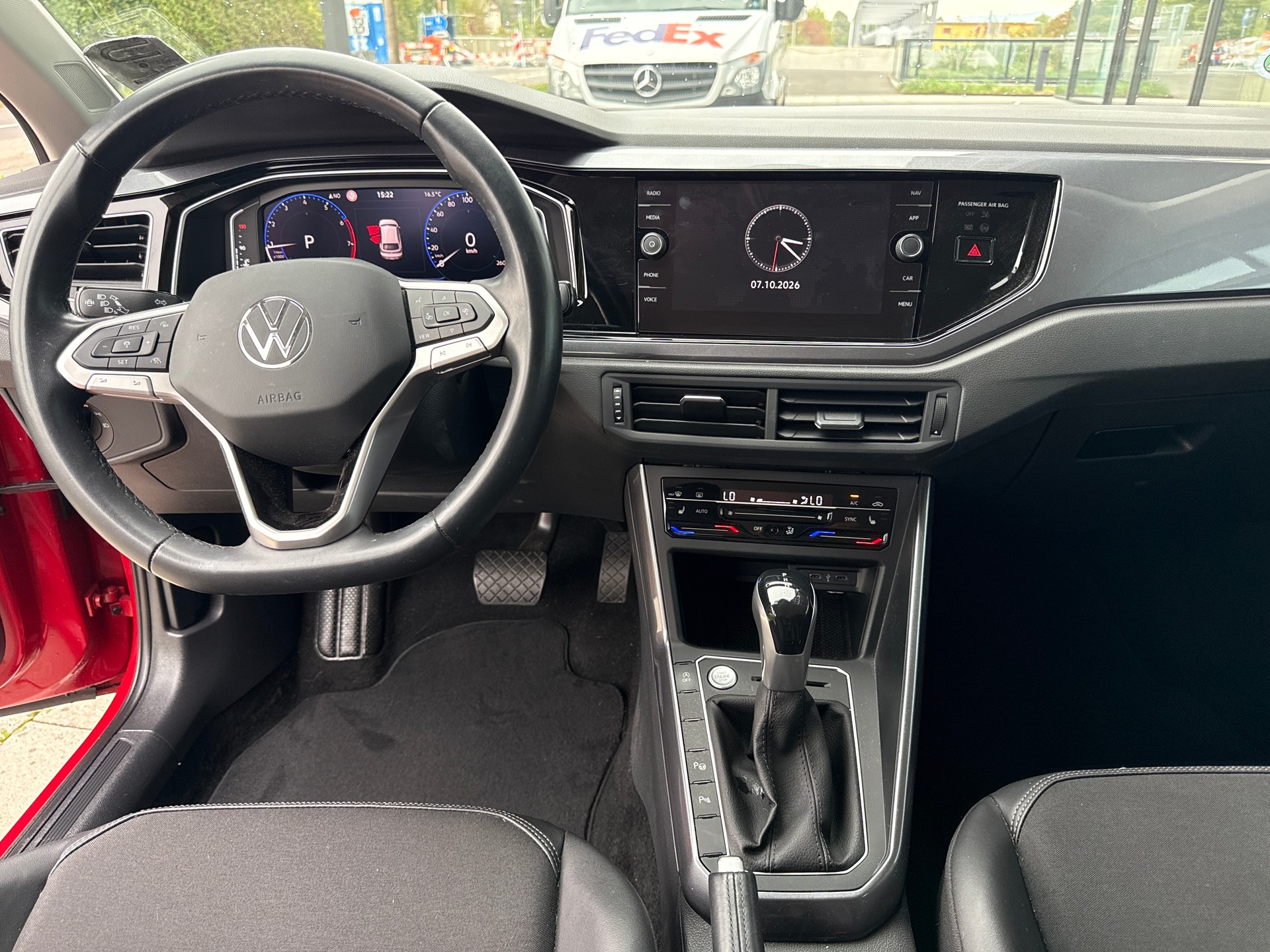 VW Taigo 1.5 TSI R-Line DSG-image-11