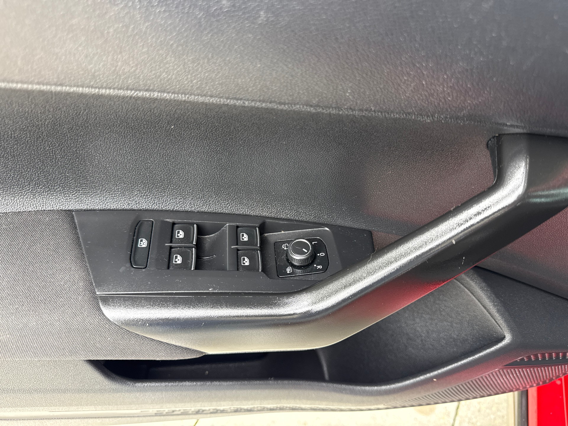 VW Taigo 1.5 TSI R-Line DSG-image-10
