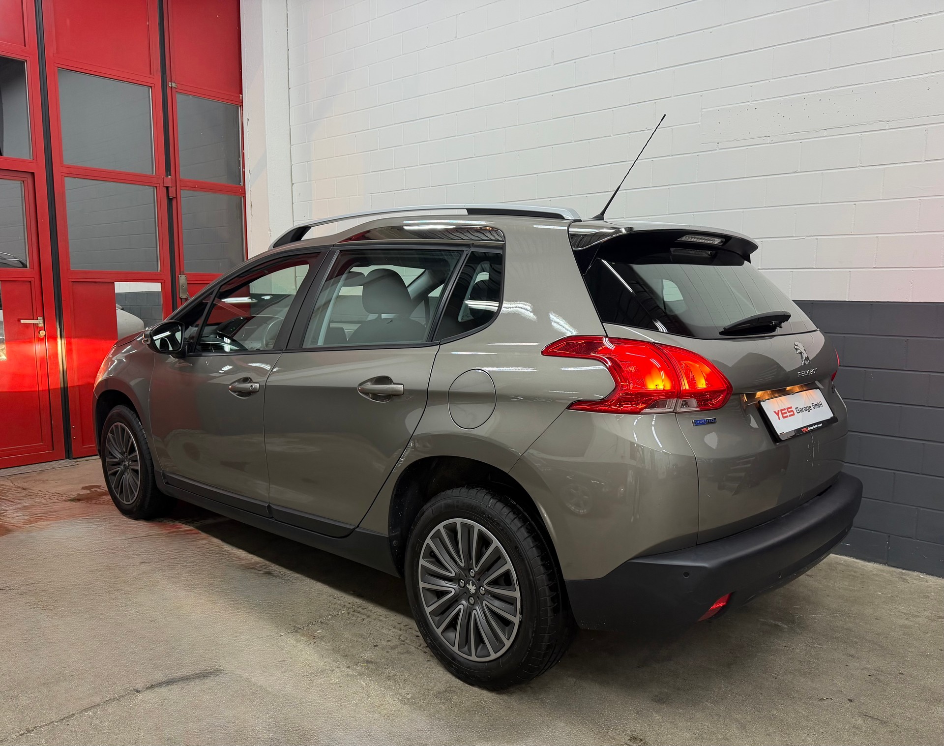 PEUGEOT 2008 1.2 PureTech Active EAT6 //NEU AB MFK!-image-6