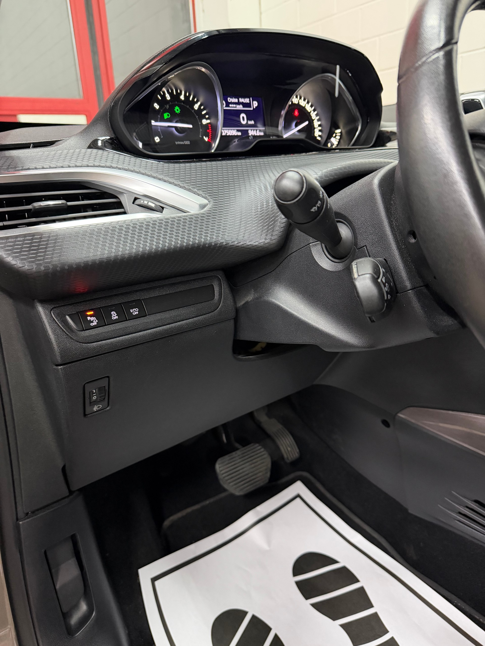 PEUGEOT 2008 1.2 PureTech Active EAT6 //NEU AB MFK!-image-11