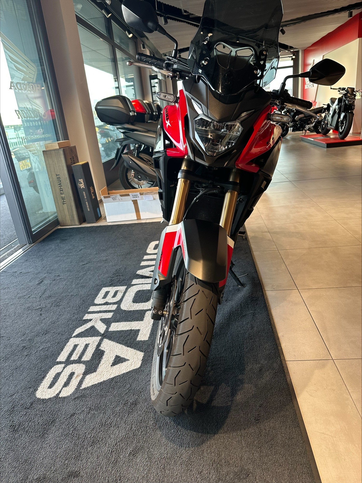 HONDA CB 500 X-showroom-element-3