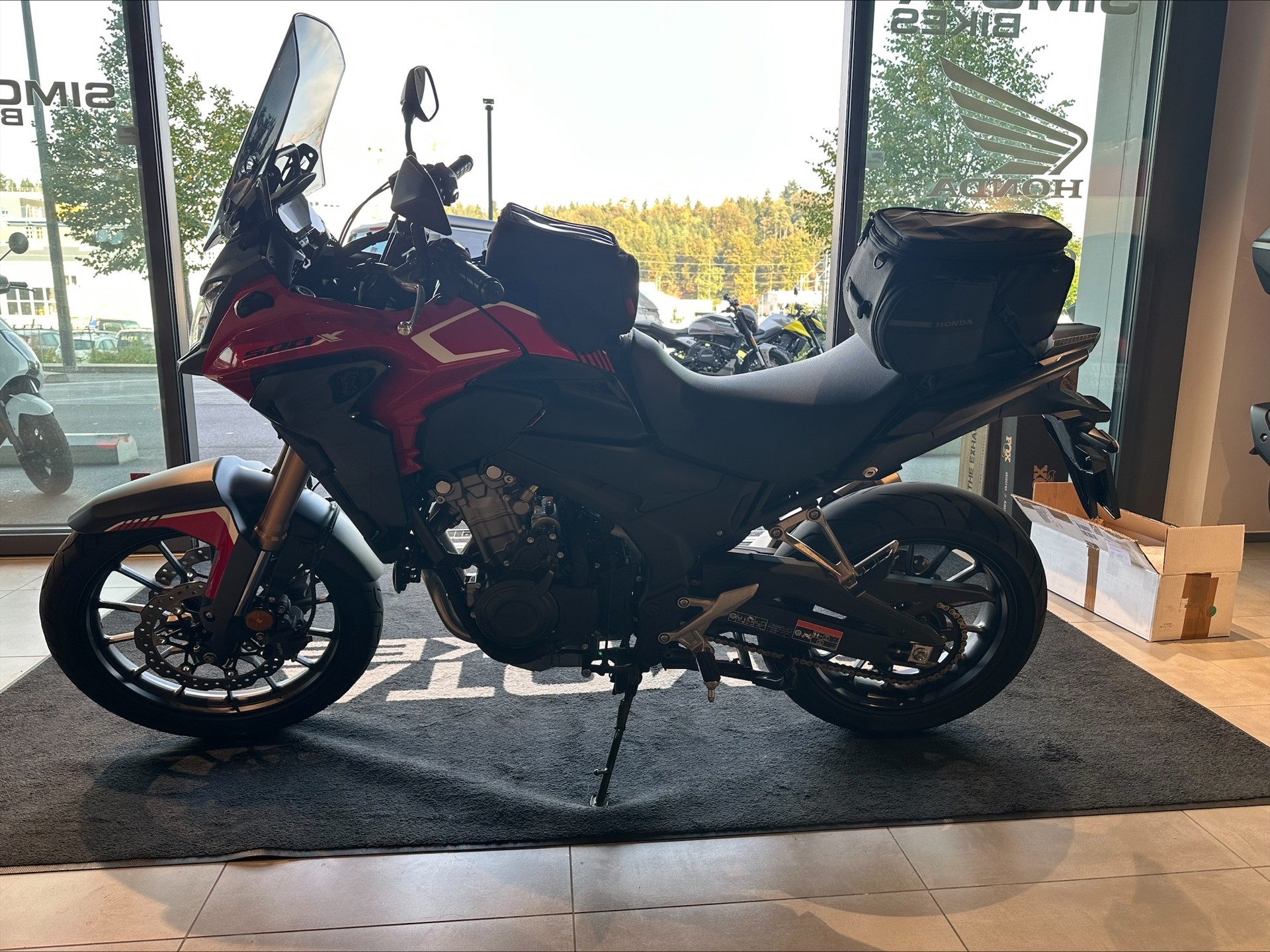 HONDA CB 500 X-showroom-element-1