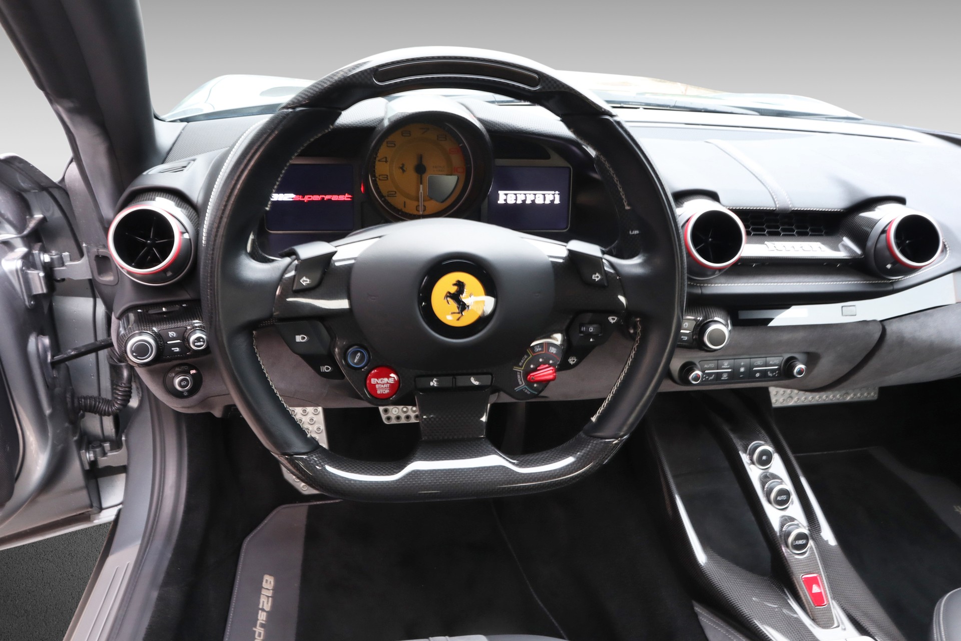 FERRARI 812 Superfast-image-14
