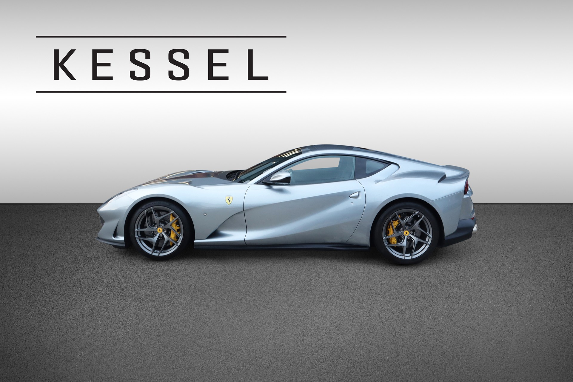 FERRARI 812 Superfast-image-3