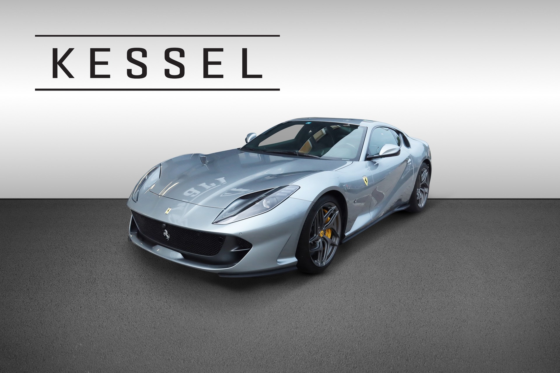 FERRARI 812 Superfast-image-2