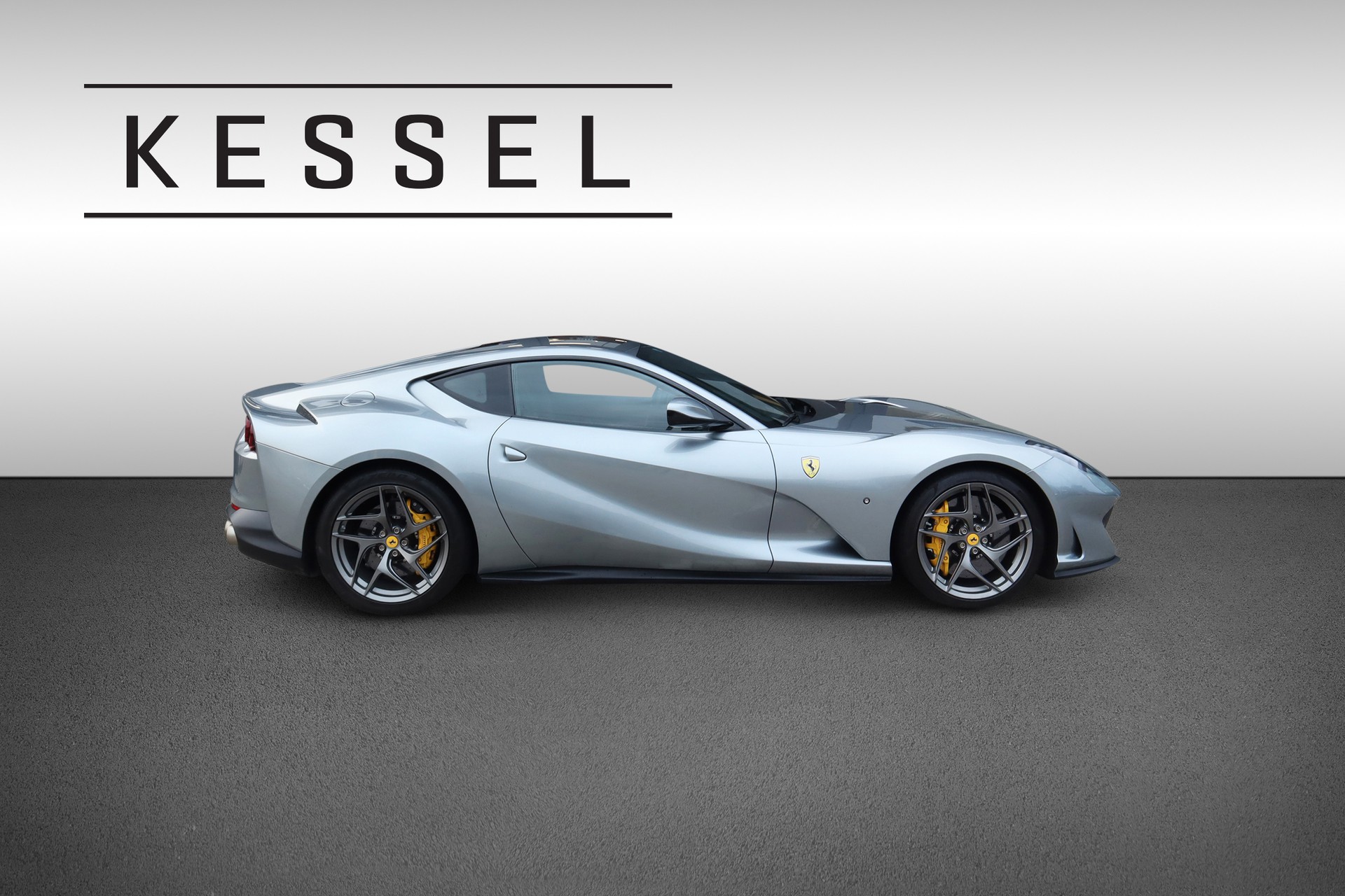 FERRARI 812 Superfast-image-7