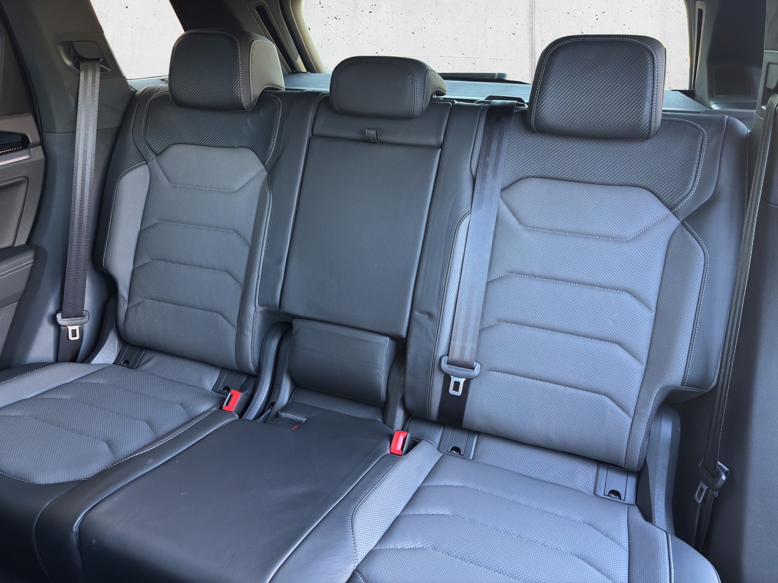 VW New Touareg 3.0 TDI R-Line Tiptronic mit AHK, Luftfahrwek, Allradlenkung & Winterräder-image-29