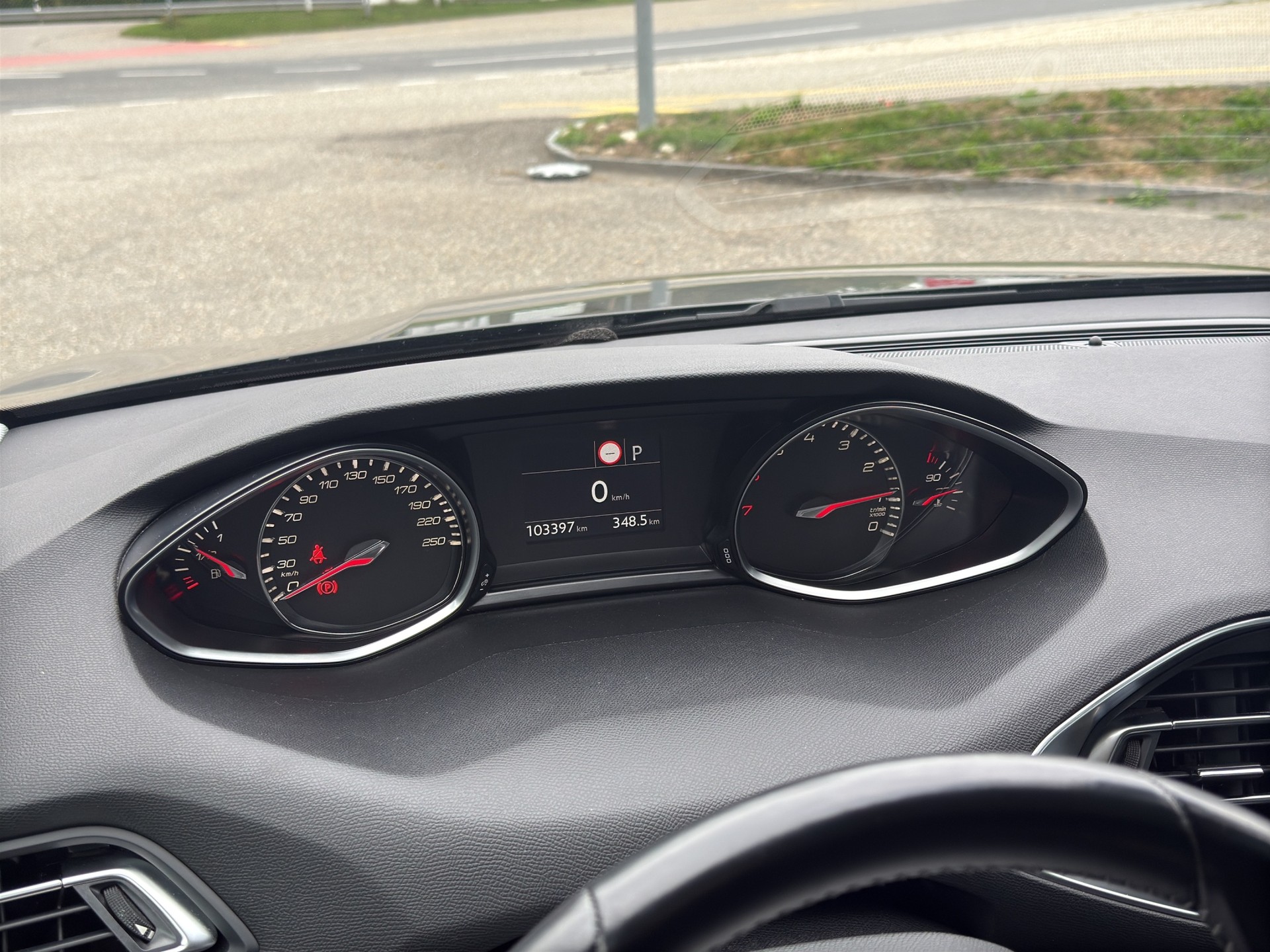 PEUGEOT 308 SW 1.2 Pure Tech Allure EAT8-image-19