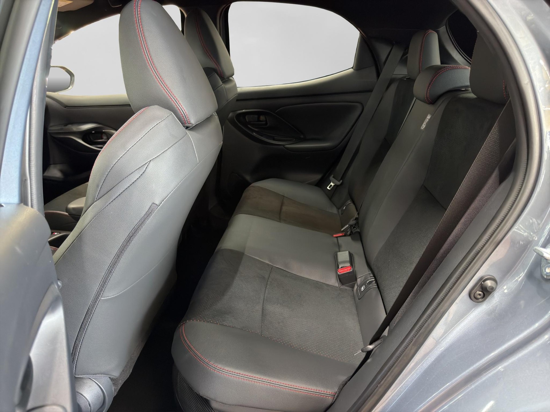 TOYOTA Yaris 1.5 VVT-i HSD GR Sport-image-6
