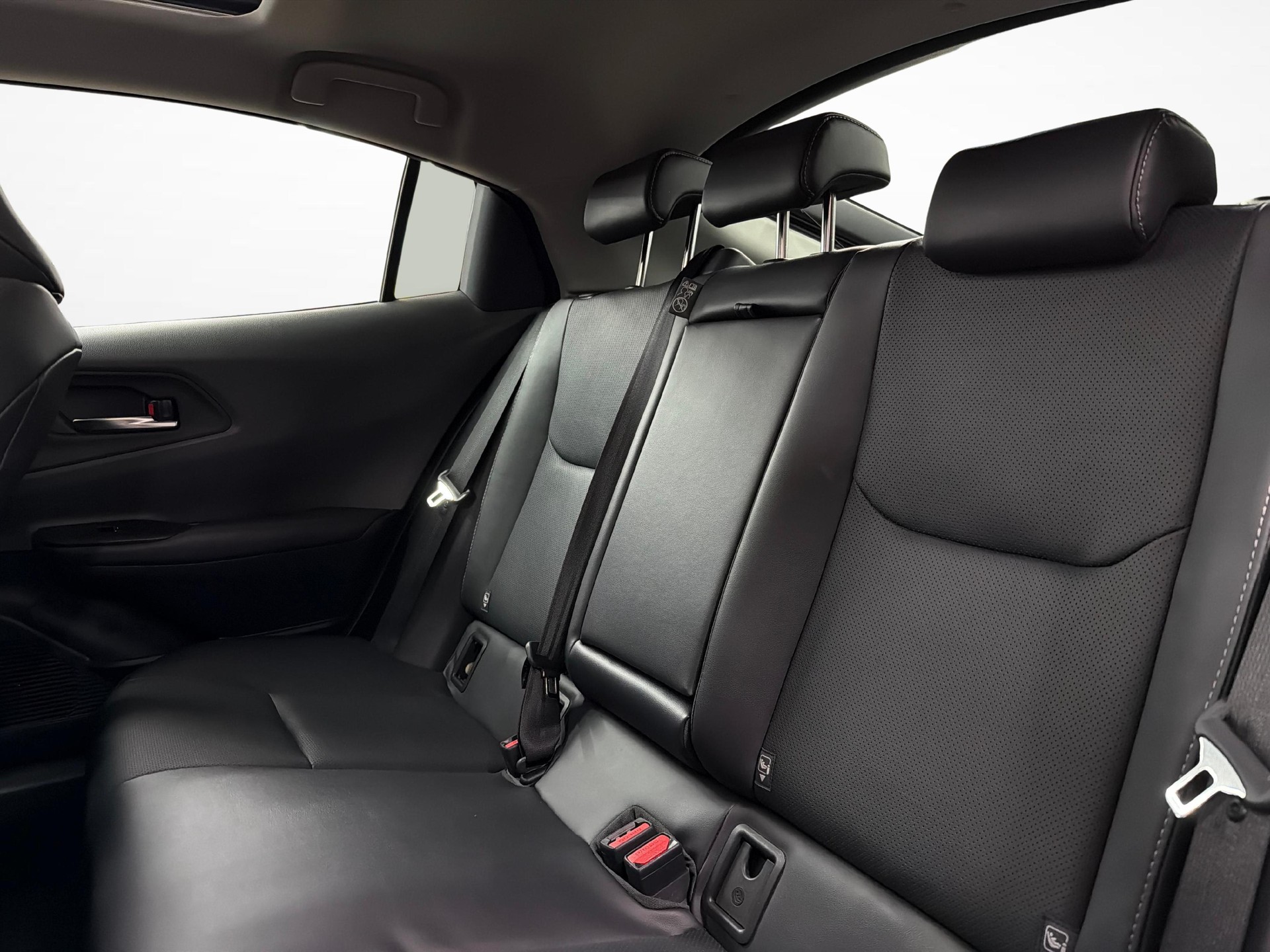 TOYOTA Prius 2.0 Plug-In-Hybrid Premium-image-10