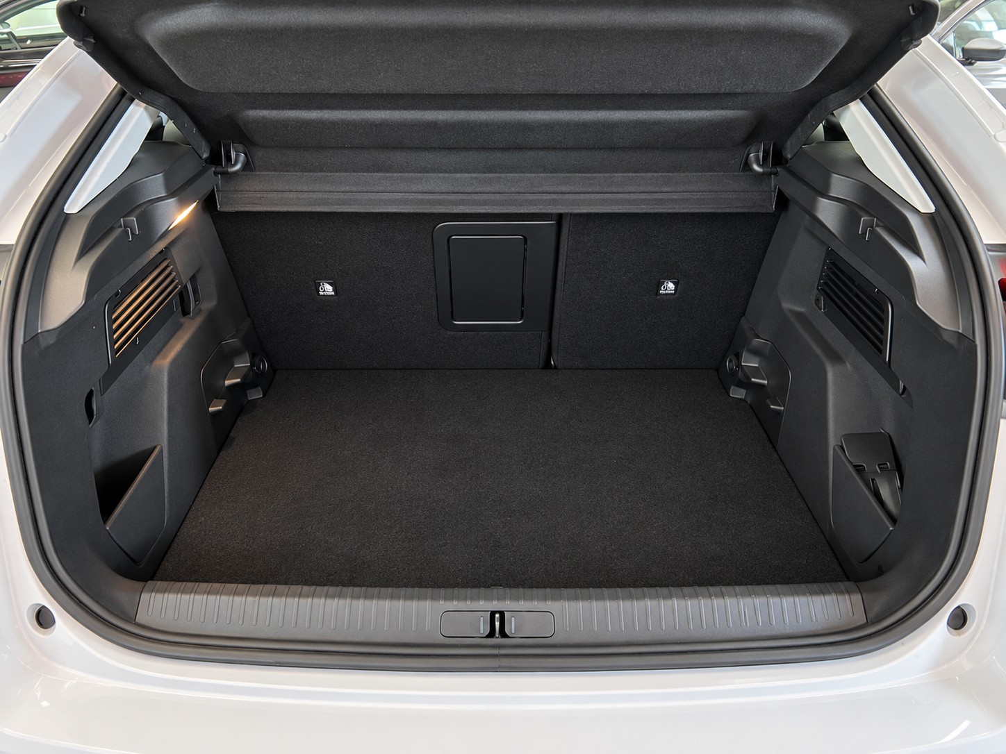 CITROEN C4 1.2 Pure Tech Max EAT8-image-9