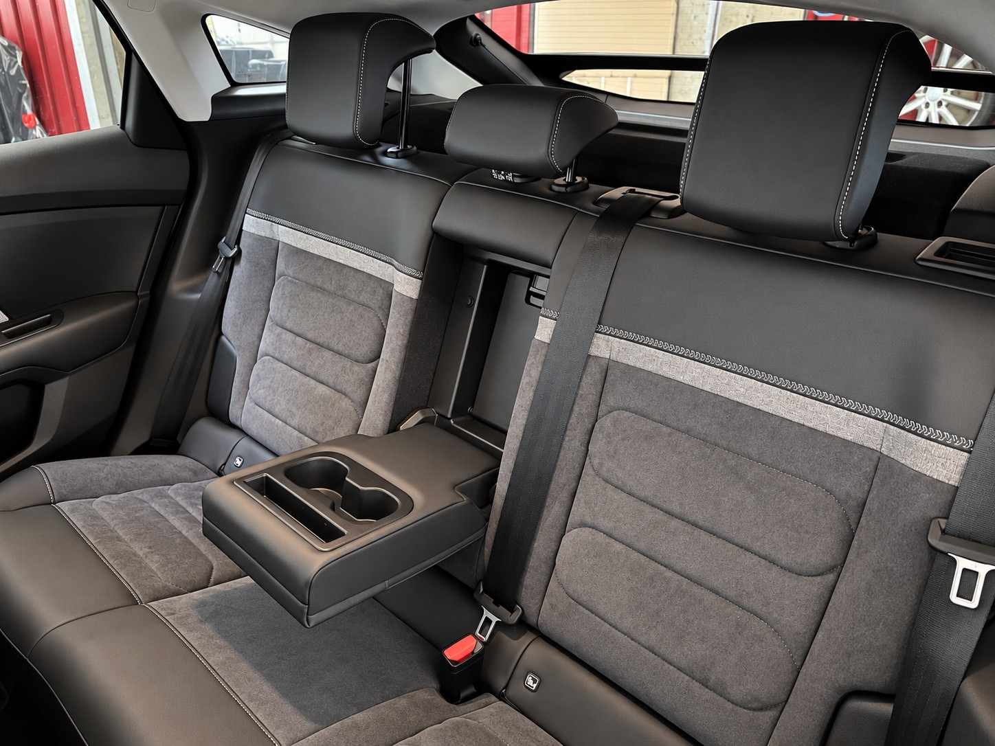 CITROEN C4 1.2 Pure Tech Max EAT8-image-7