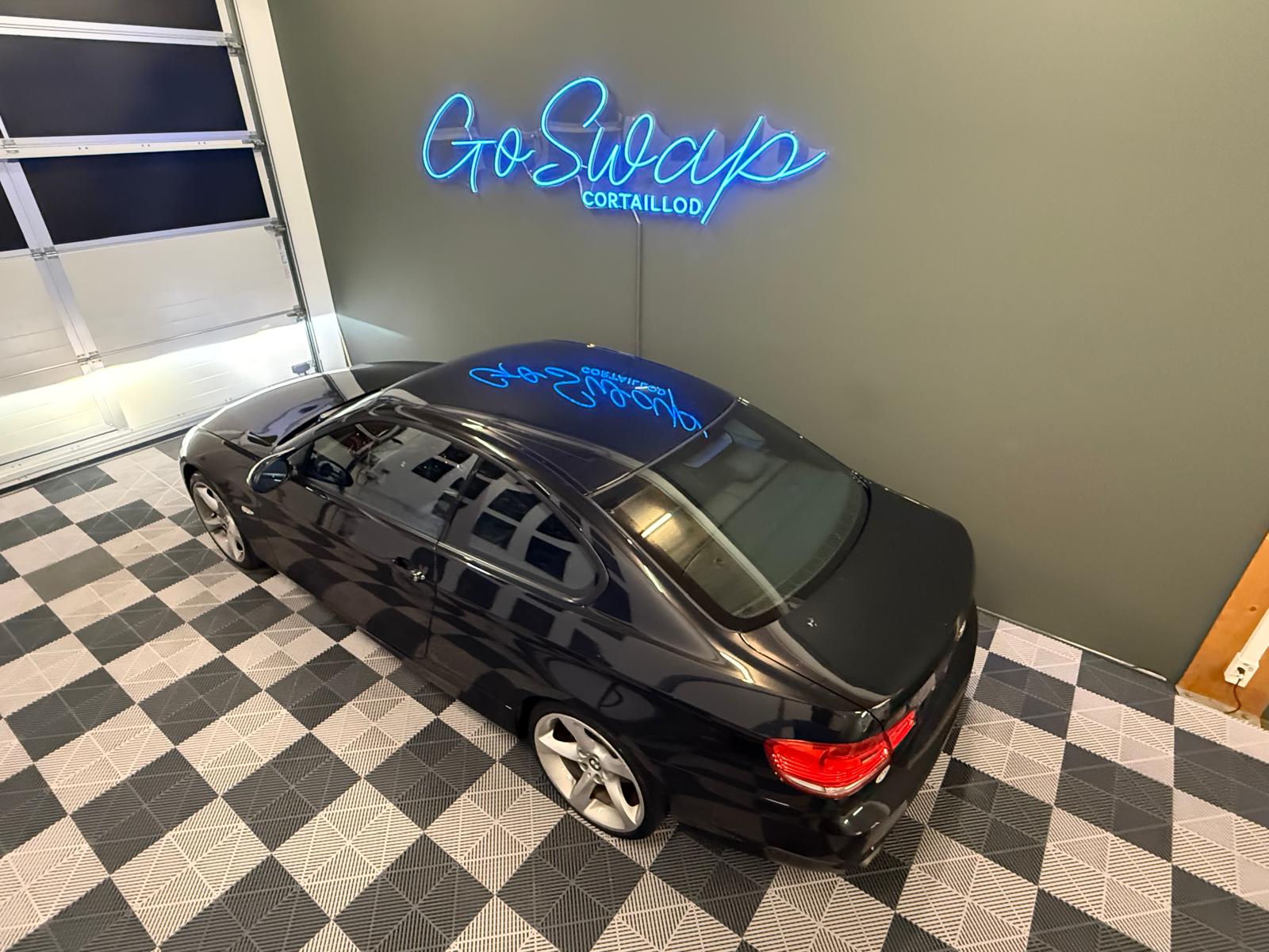 BMW 320i Coupé-image-2