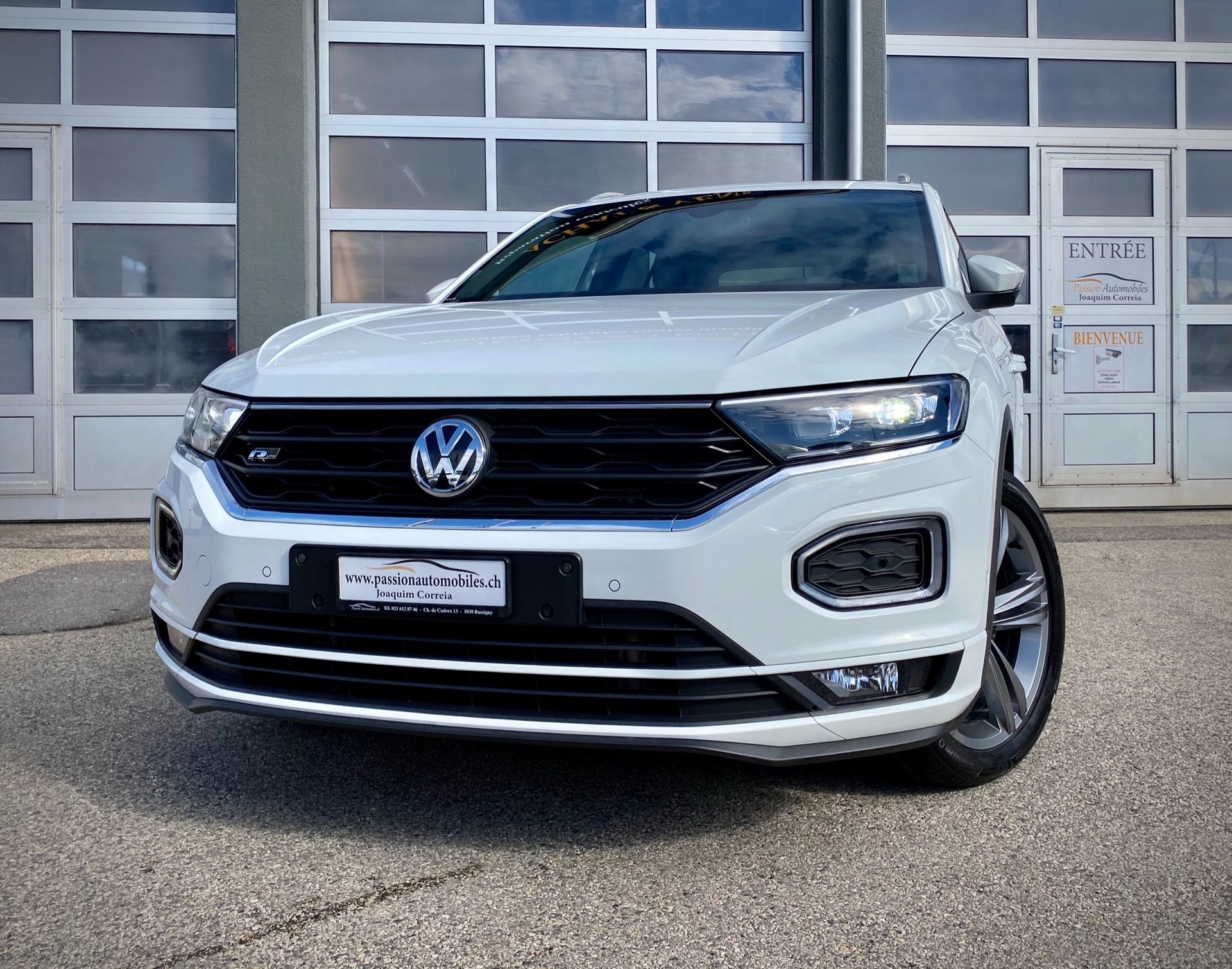 VW T-Roc 2.0 TSI Sport R-Line DSG 4Motion - Véhicule Suisse (CH)-image-5