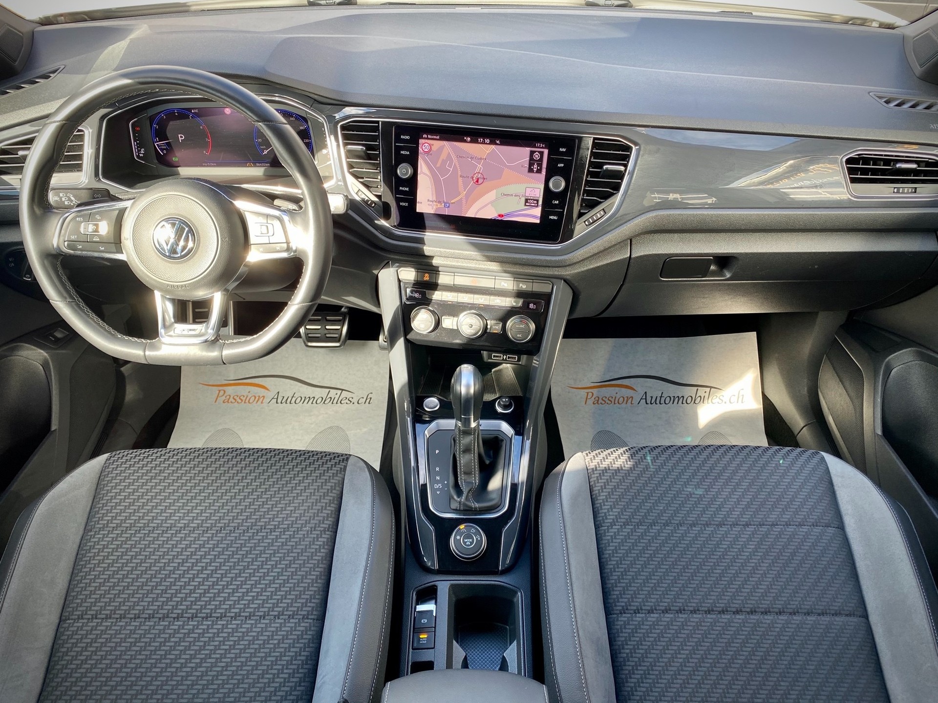 VW T-Roc 2.0 TSI Sport R-Line DSG 4Motion - Véhicule Suisse (CH)-image-9