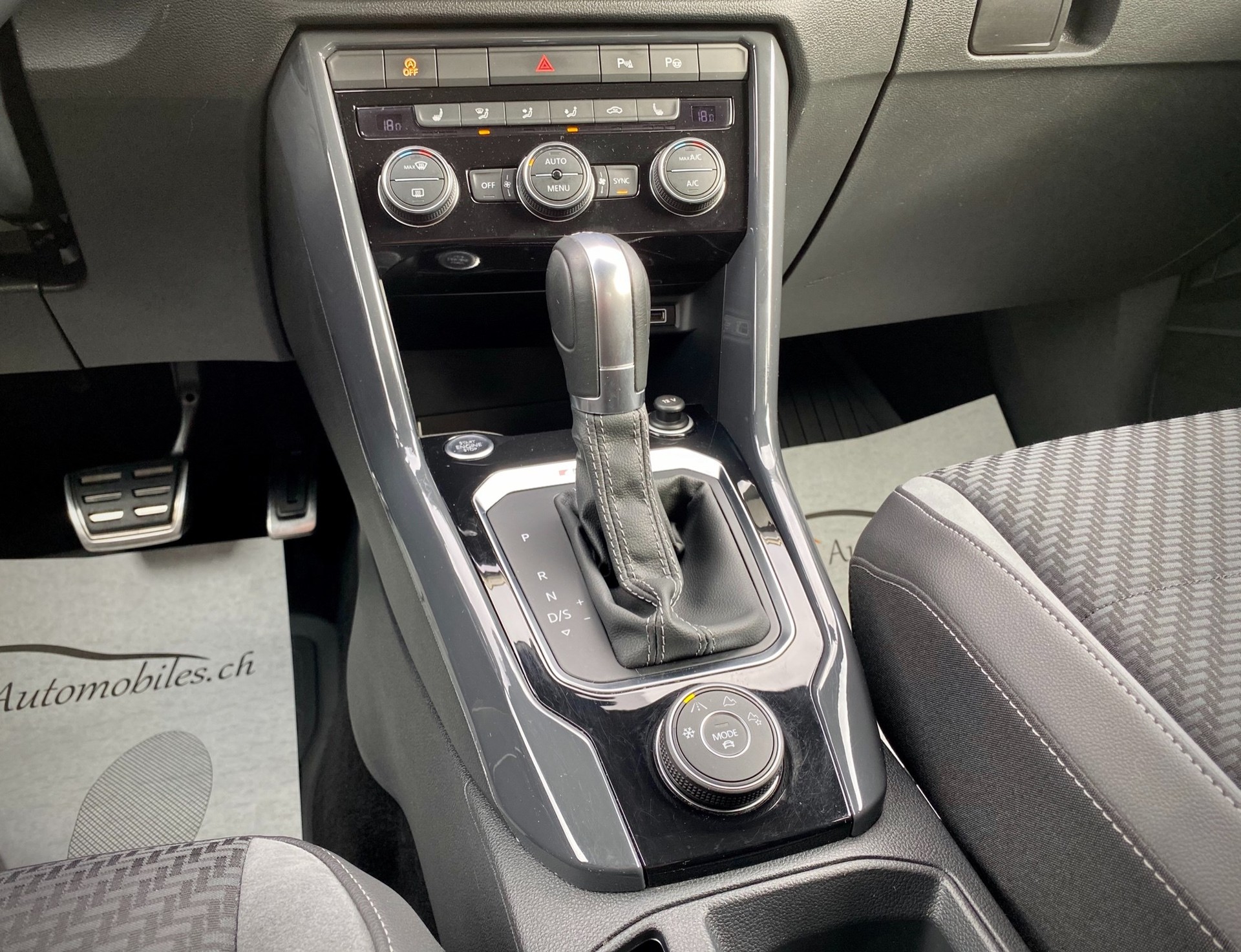 VW T-Roc 2.0 TSI Sport R-Line DSG 4Motion - Véhicule Suisse (CH)-image-13