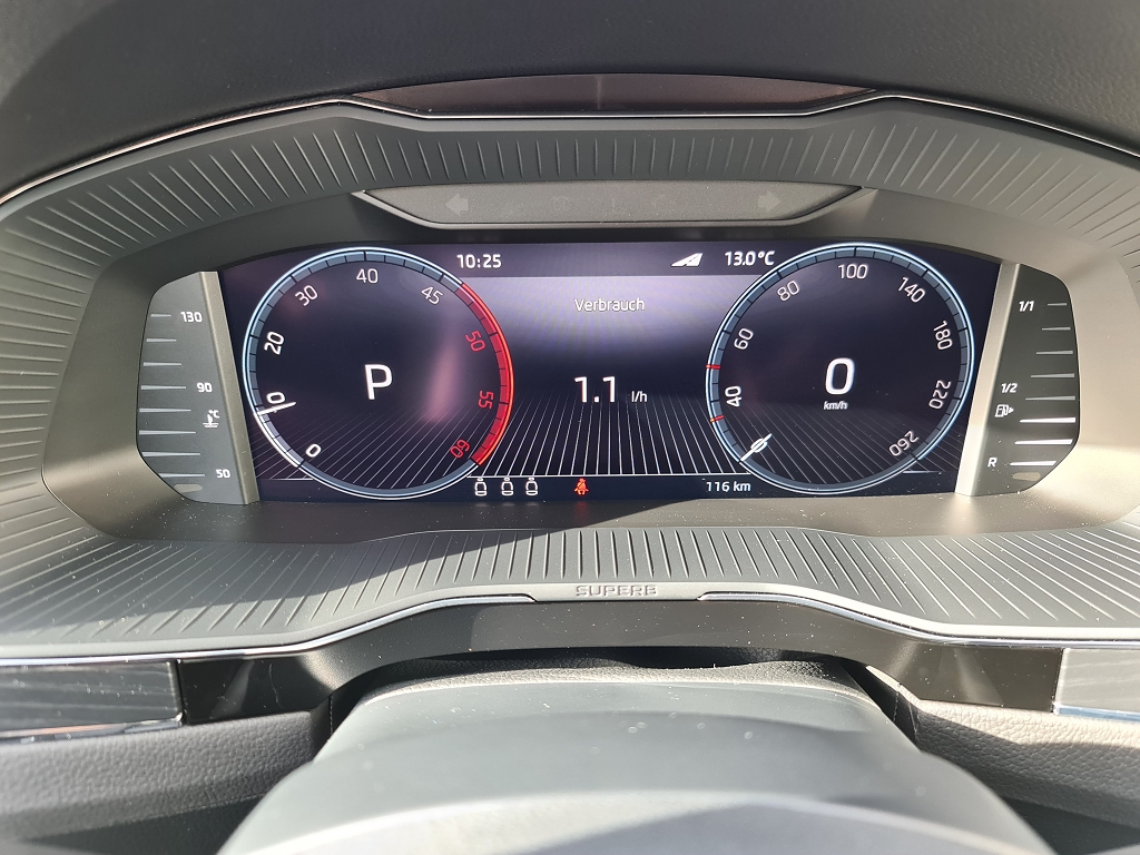 SKODA Superb Combi 2.0 TDi Style 4x4 DSG-image-11