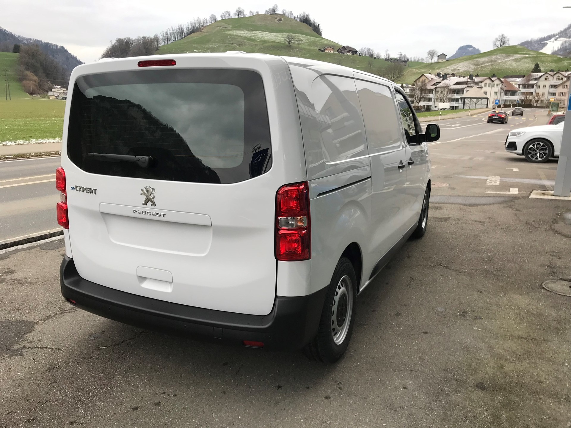 PEUGEOT Expert 75 KWh Premium Standard-image-2