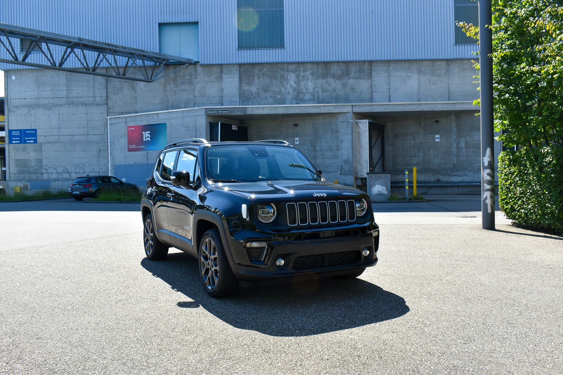 JEEP Renegade 1.3 T PHEV Swiss Limited Plus AWD-showroom-element-3