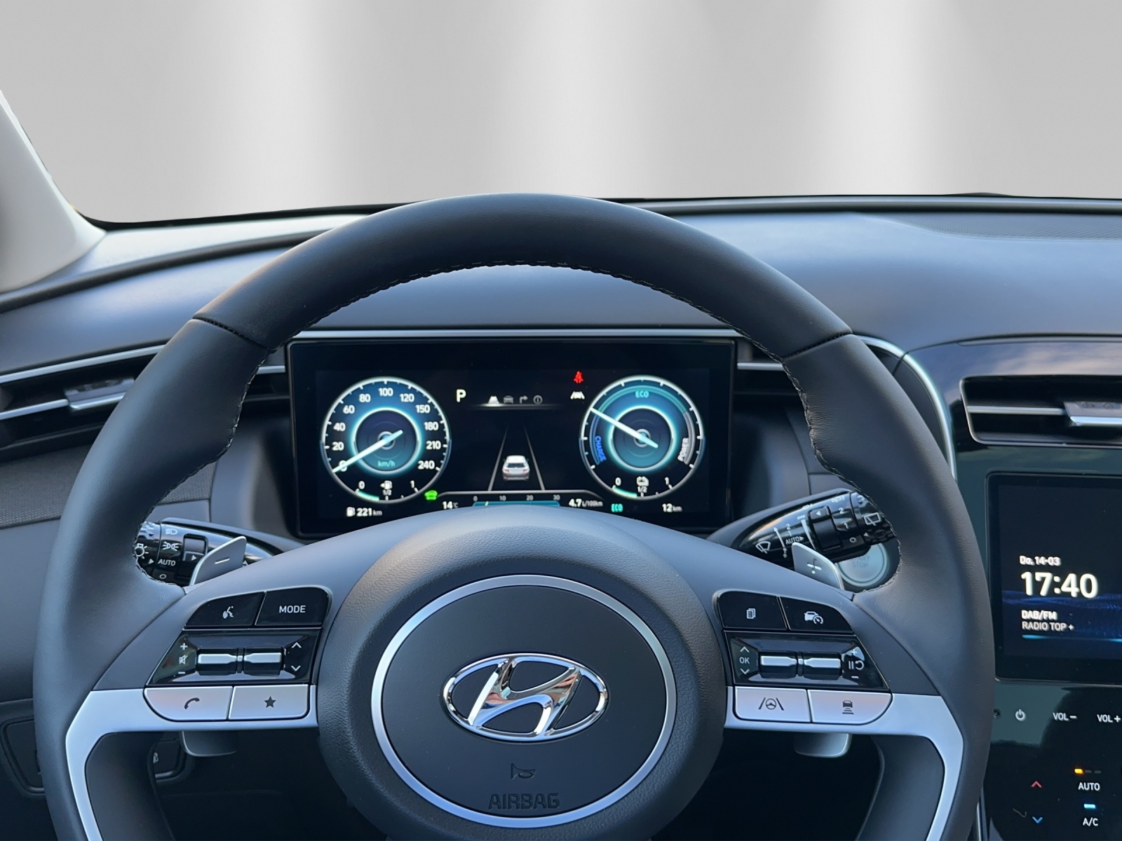 HYUNDAI Tucson 1.6 PHEV Vert. 4WD-image-14