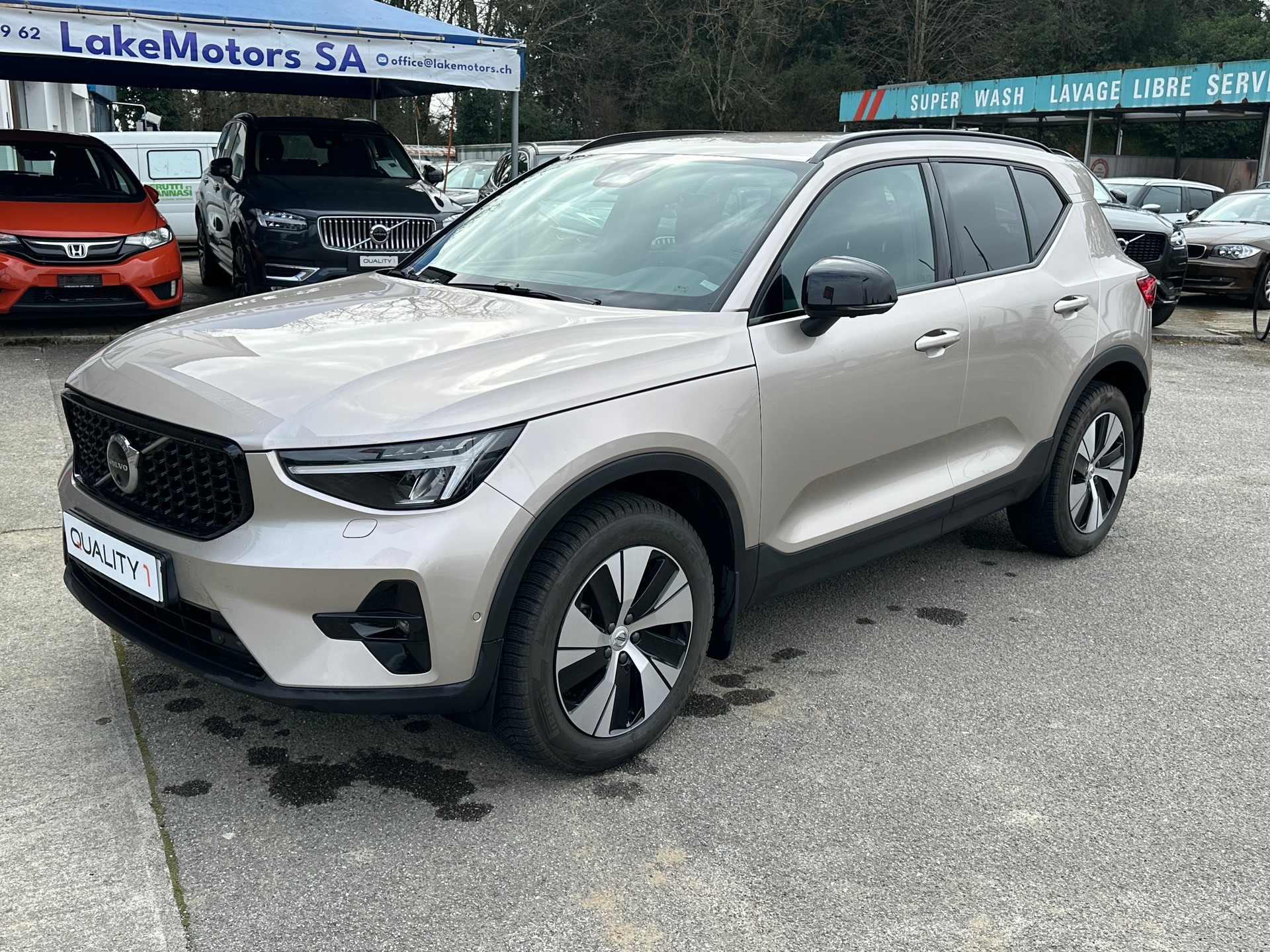 VOLVO XC40 B3 Benzin Mild Hybrid Plus Dark DCT-image-0