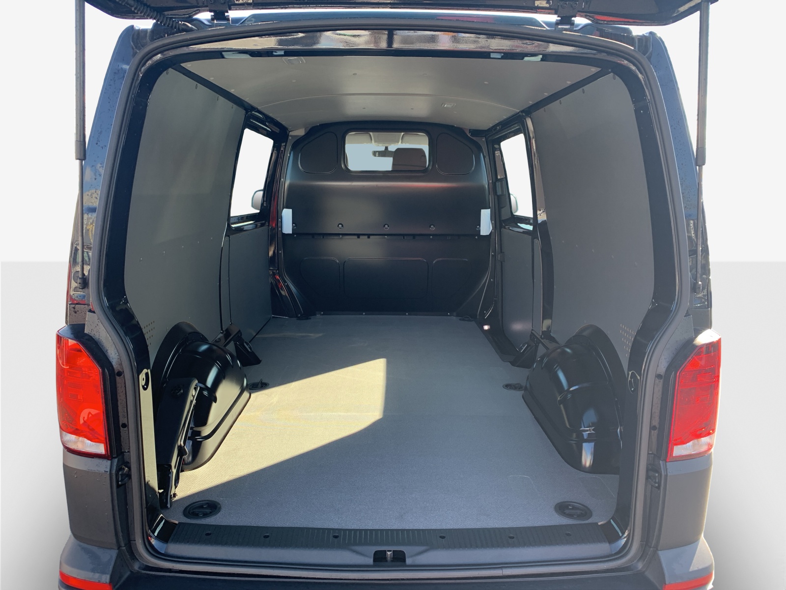 VW T6.1 2.0 TDI DSG-image-12
