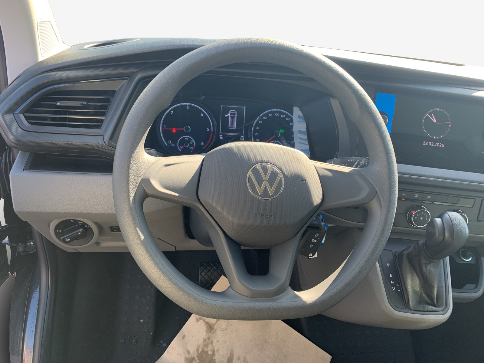 VW T6.1 2.0 TDI DSG-image-9