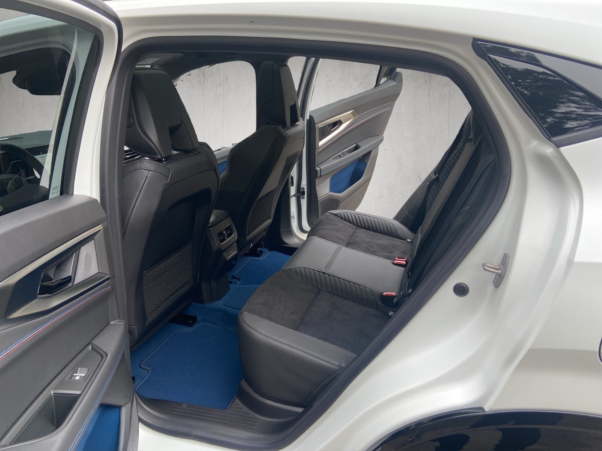 RENAULT Rafale 1.2 E-Tech Plug-in Hybrid 300 4x4 Atelier Alpine-image-7