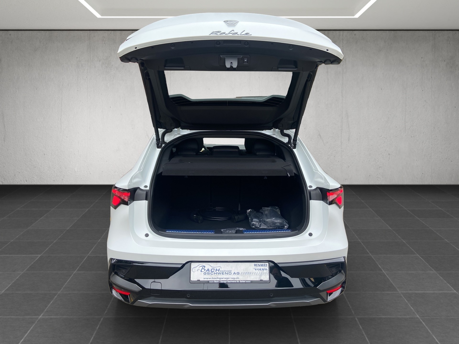 RENAULT Rafale 1.2 E-Tech Plug-in Hybrid 300 4x4 Atelier Alpine-image-13