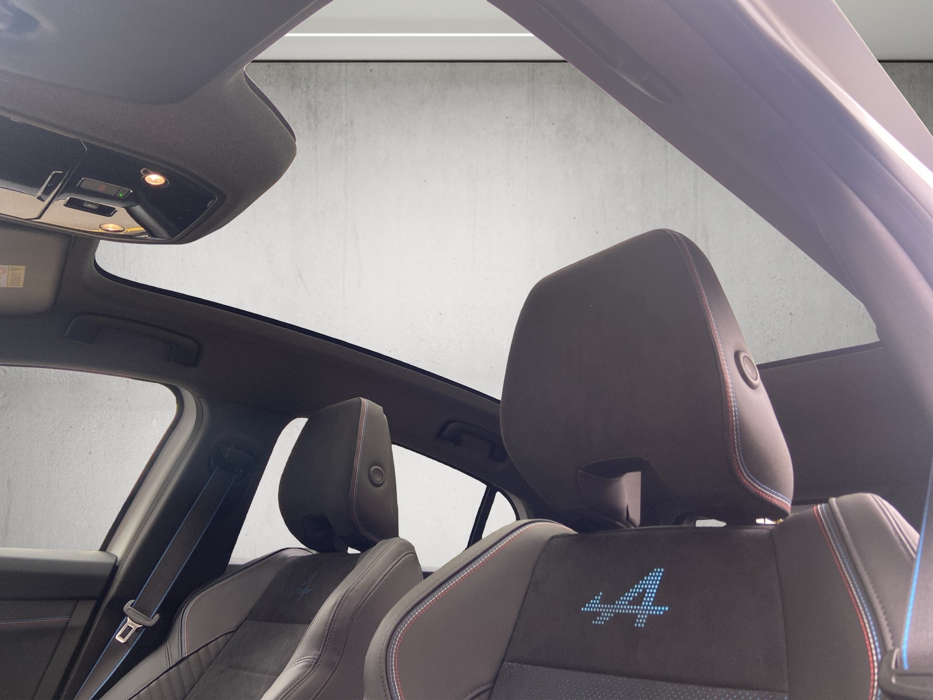 RENAULT Rafale 1.2 E-Tech Plug-in Hybrid 300 4x4 Atelier Alpine-image-12