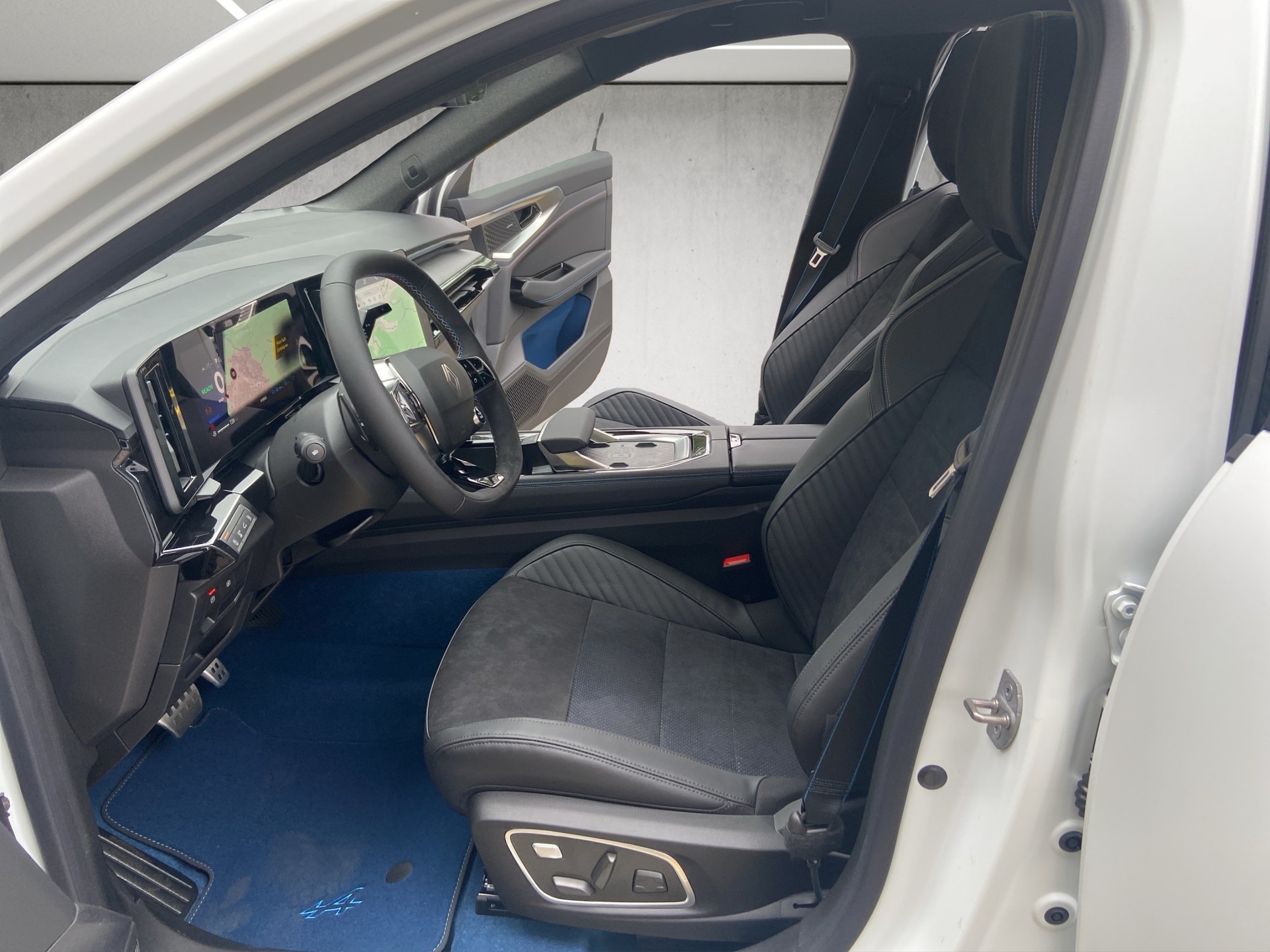 RENAULT Rafale 1.2 E-Tech Plug-in Hybrid 300 4x4 Atelier Alpine-image-6