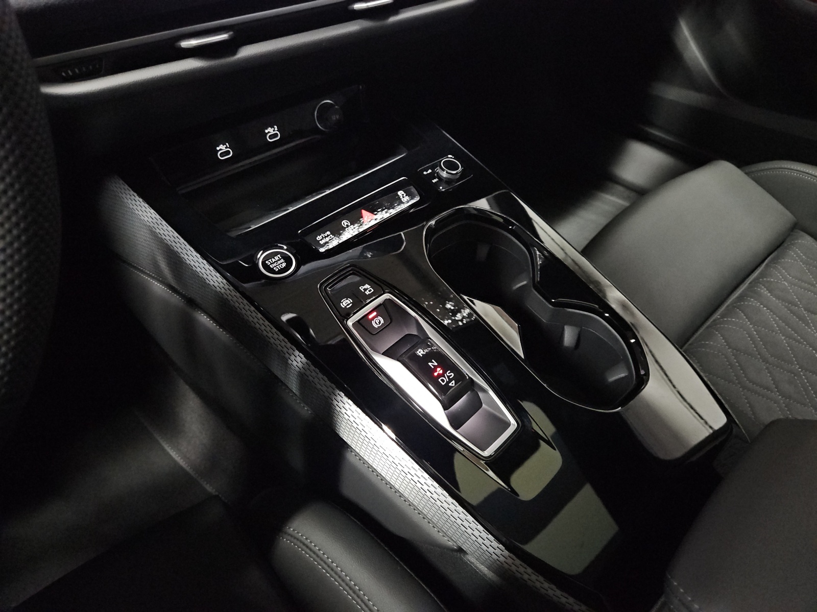 AUDI A5 Avant TFSI quattro 150 kW S tronic-image-12