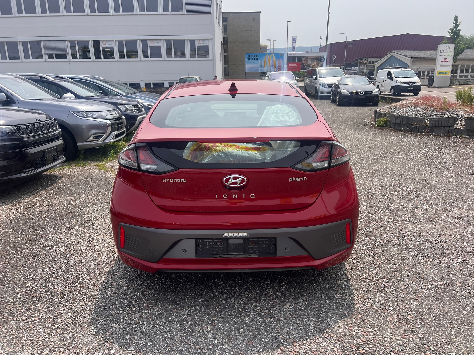 HYUNDAI Ioniq 1.6 GDi Plug in Hybrid Amplia DCT-image-3