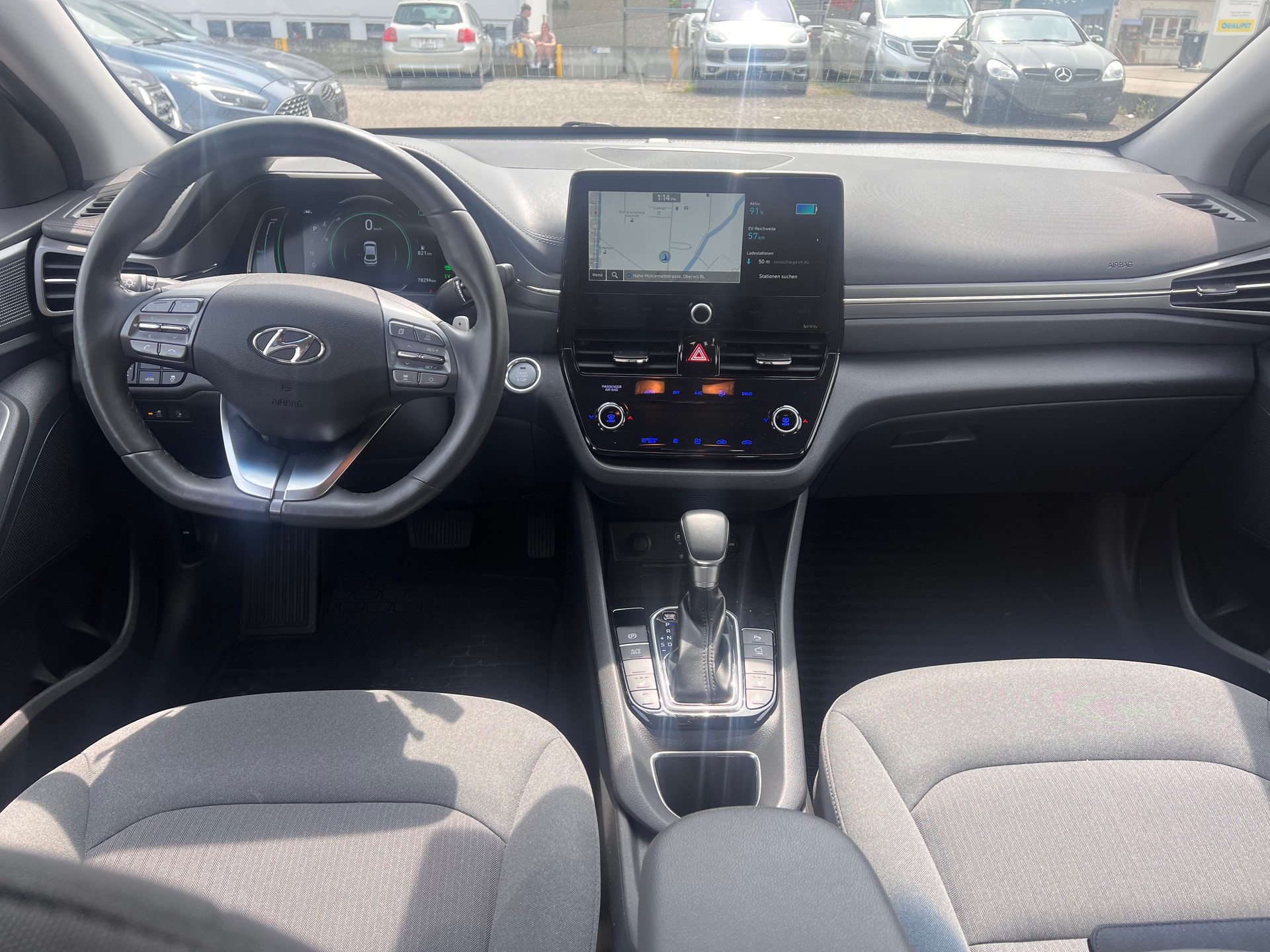 HYUNDAI Ioniq 1.6 GDi Plug in Hybrid Amplia DCT-image-7