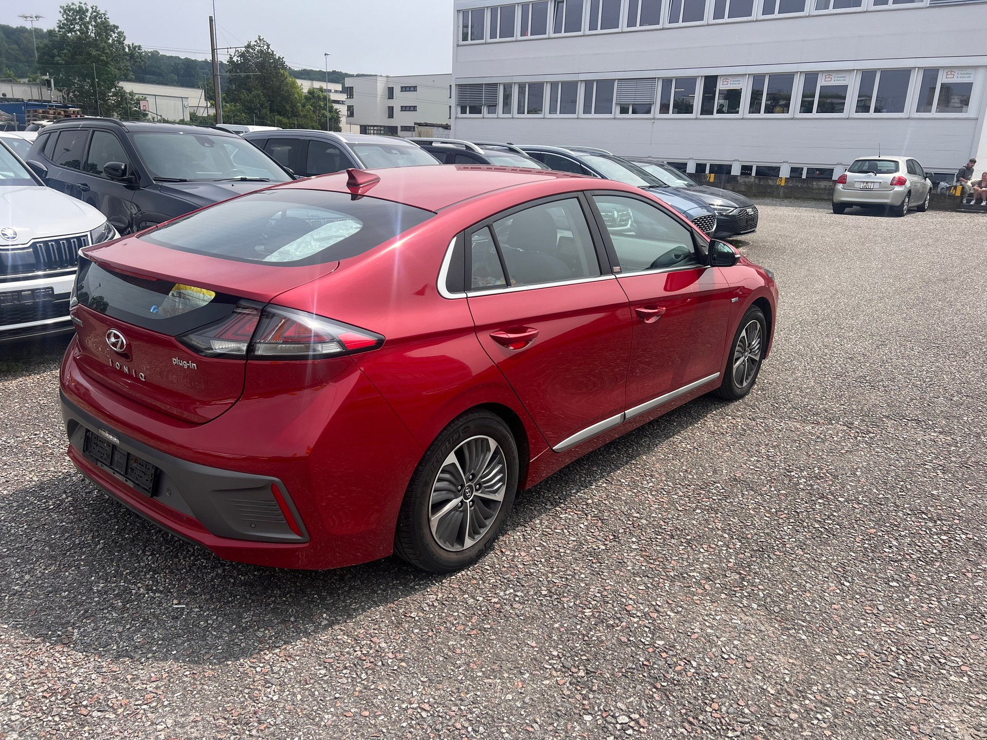 HYUNDAI Ioniq 1.6 GDi Plug in Hybrid Amplia DCT-image-5