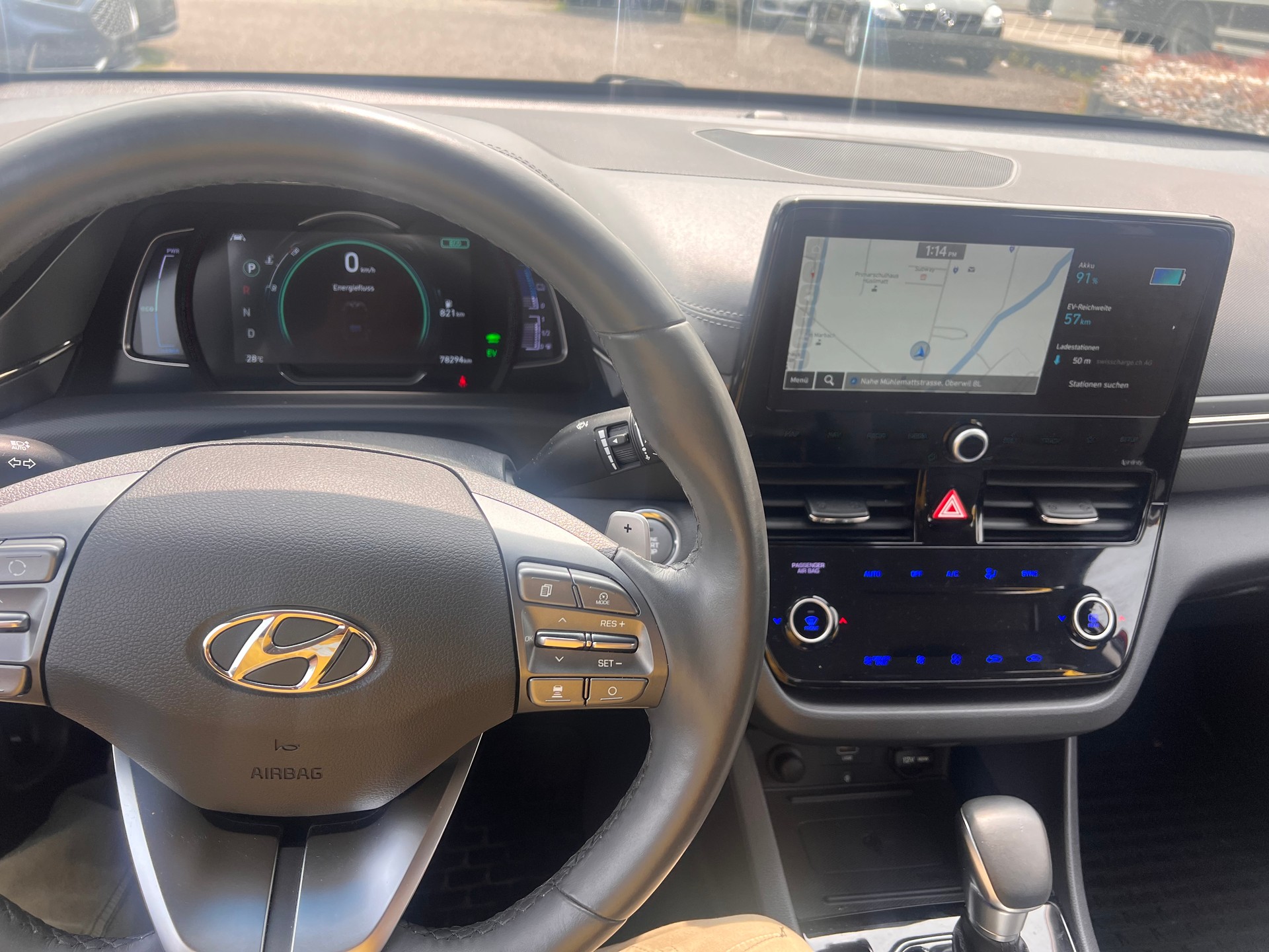 HYUNDAI Ioniq 1.6 GDi Plug in Hybrid Amplia DCT-image-12