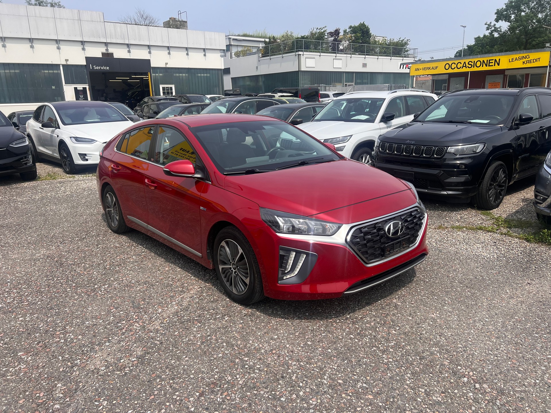 HYUNDAI Ioniq 1.6 GDi Plug in Hybrid Amplia DCT-image-1