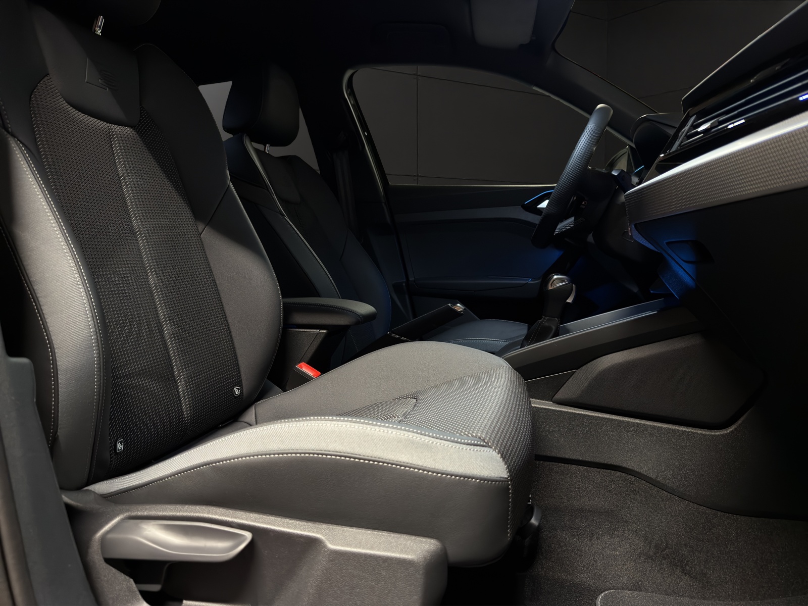 AUDI A1 Sportback 30 TFSI Attraction S-tronic-image-13