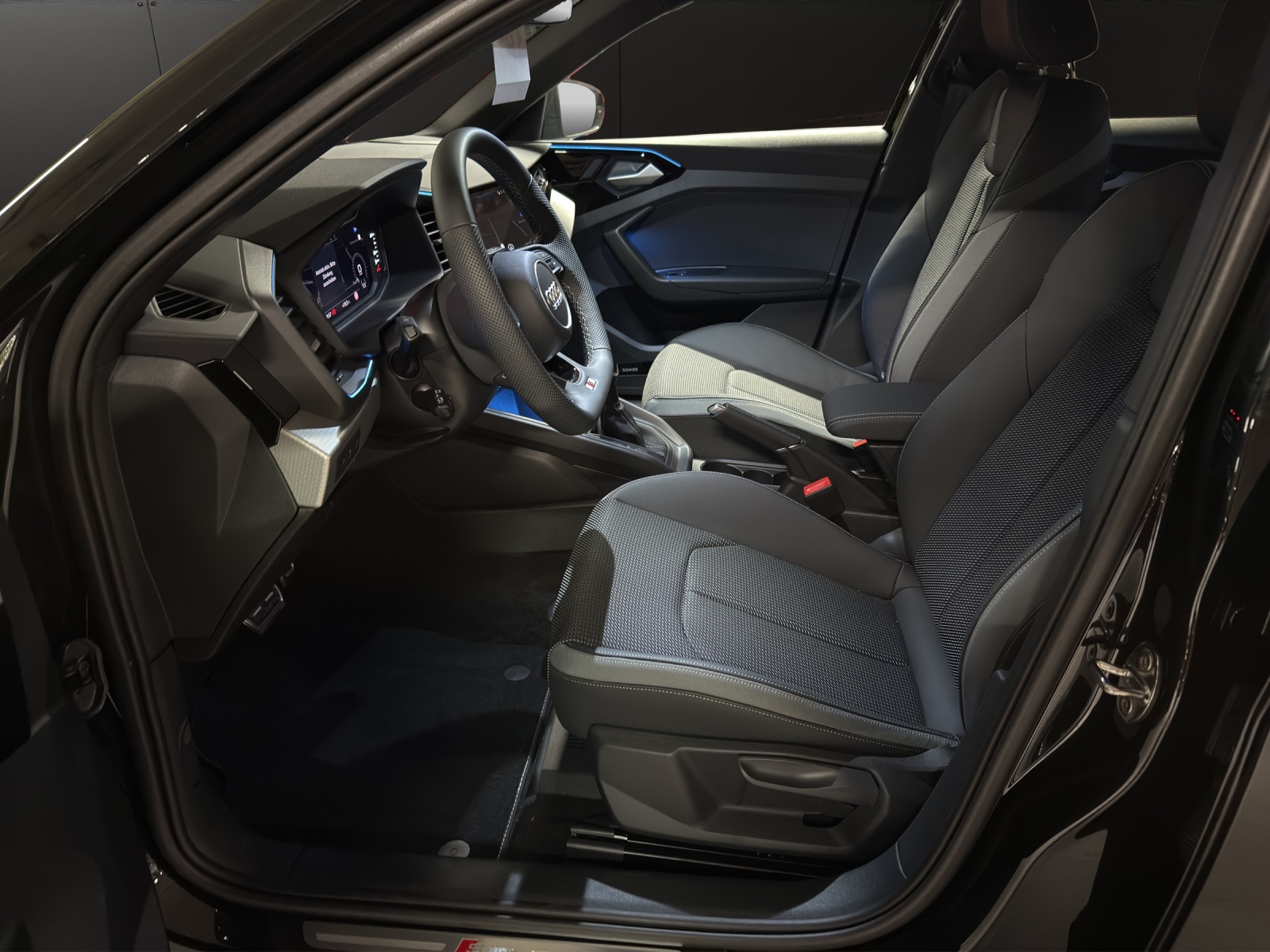 AUDI A1 Sportback 30 TFSI Attraction S-tronic-image-7