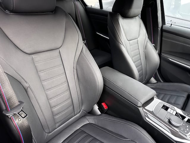 BMW BMW 330d xDrive Limousine M Sport Pro-image-4