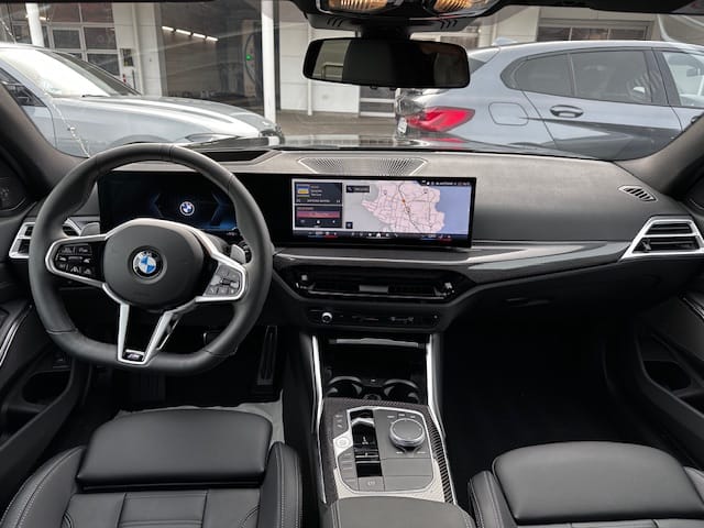 BMW BMW 330d xDrive Limousine M Sport Pro-image-3