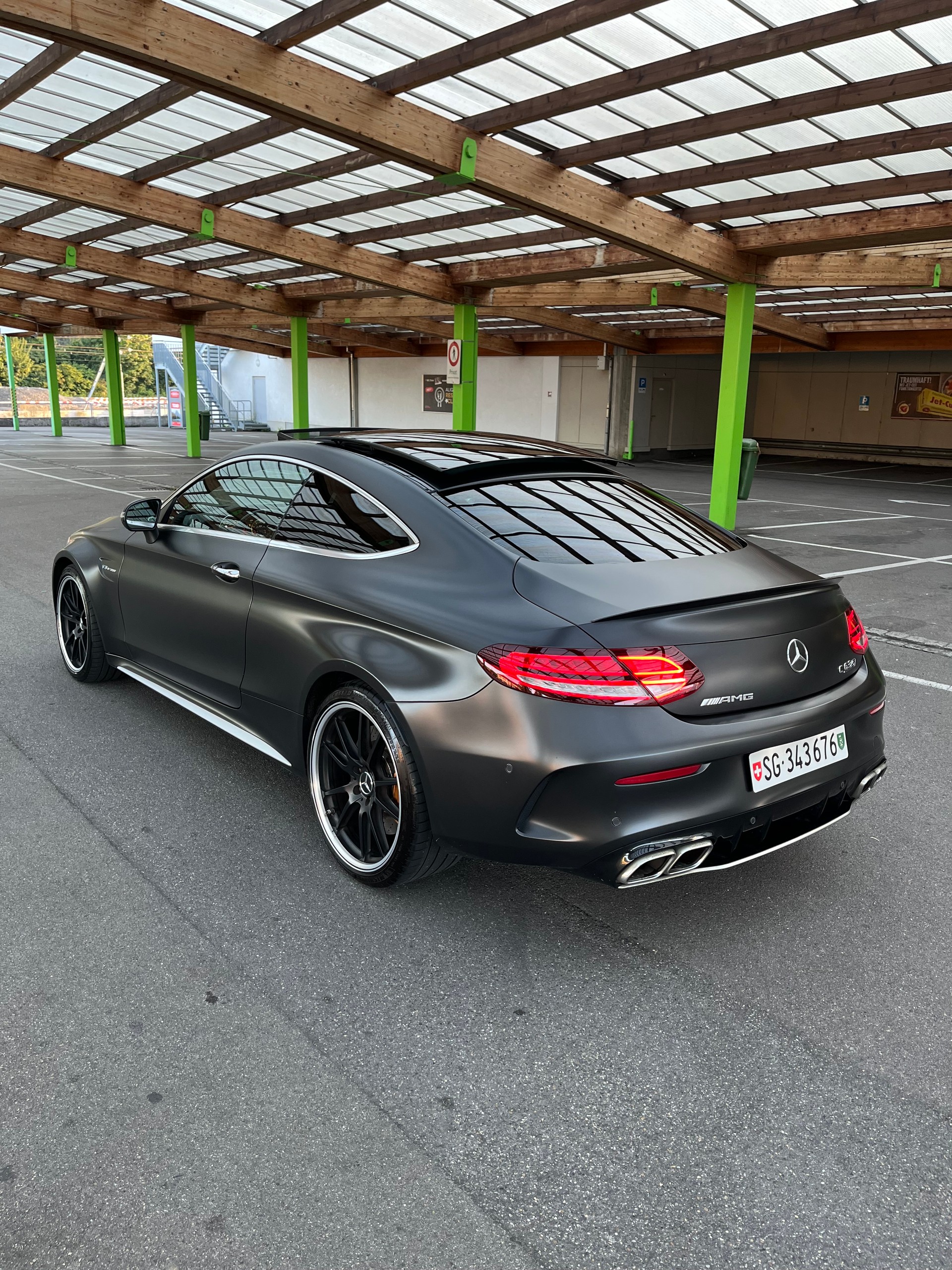 MERCEDES-BENZ W205-image-1